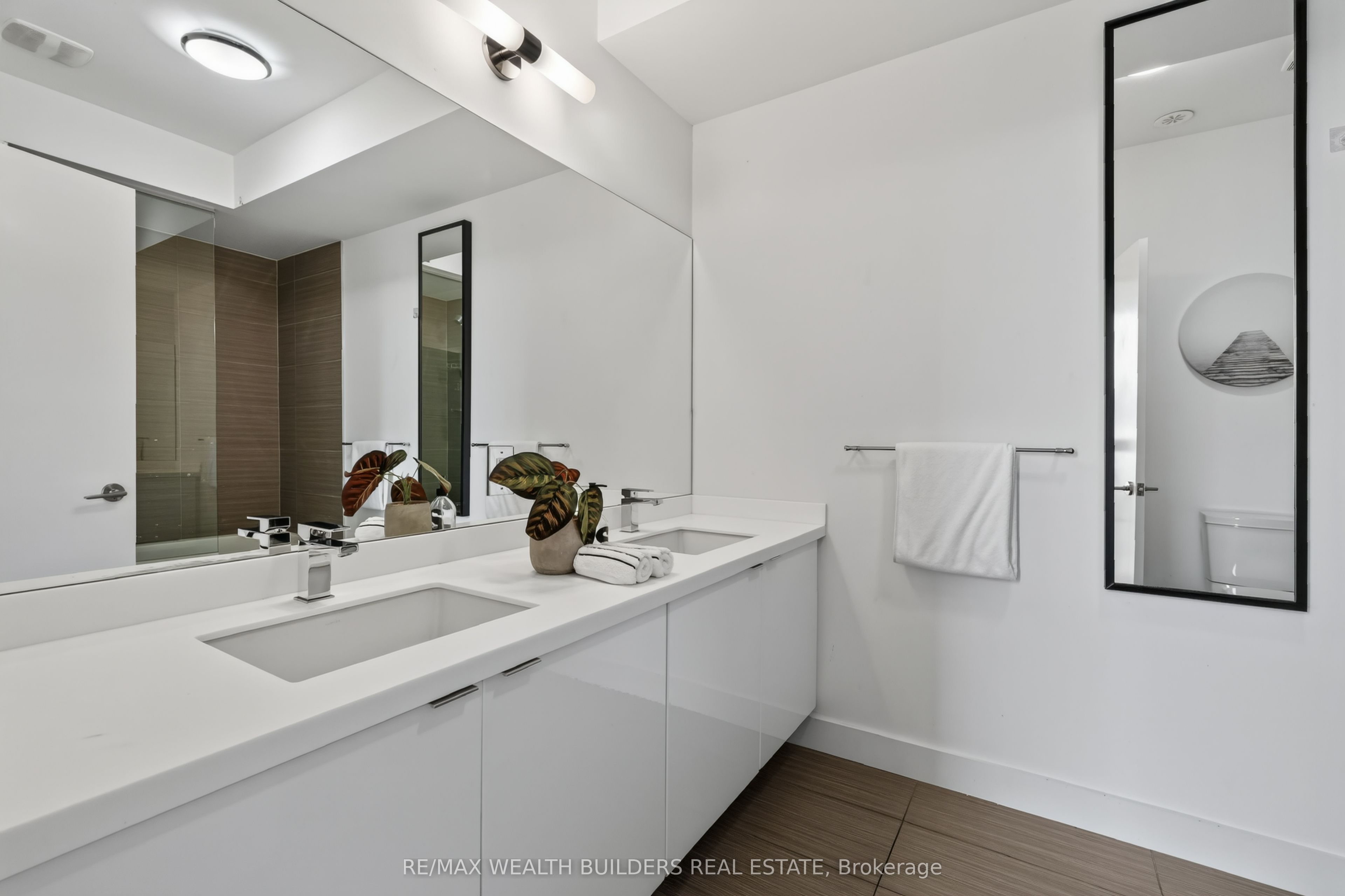 837 Broadview Avenue Th-07 Property Photo 22