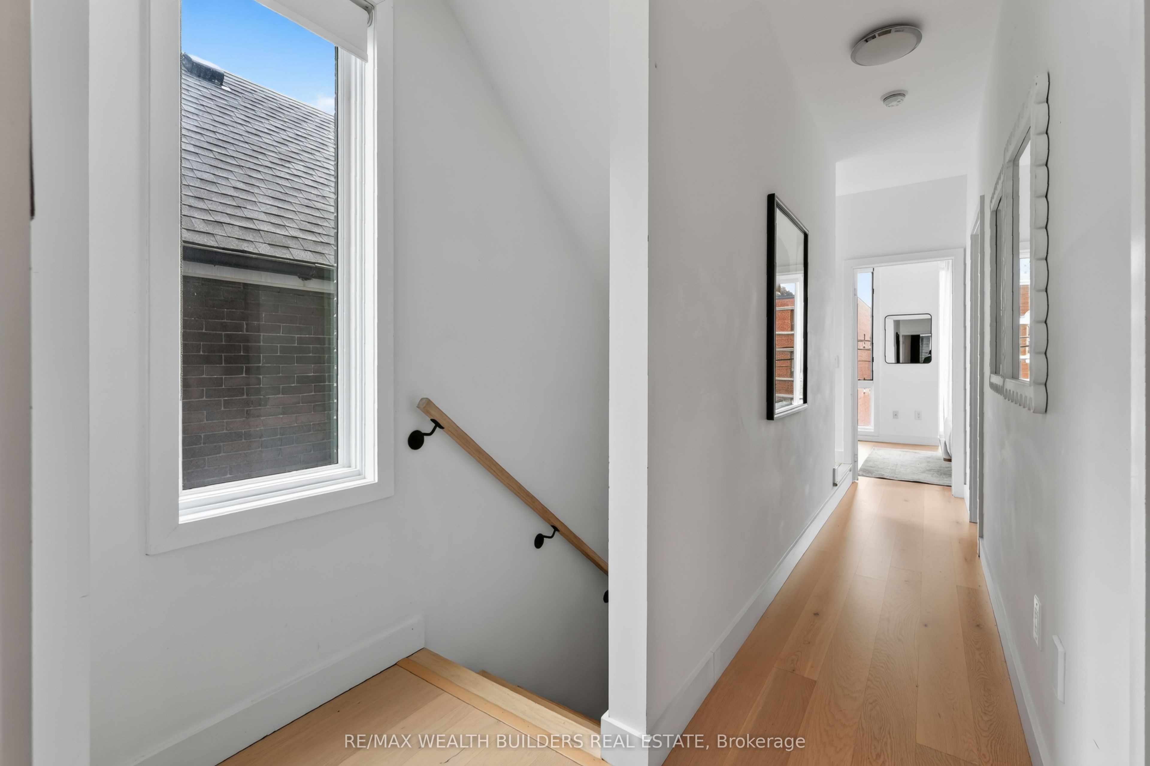 837 Broadview Avenue Th-07 Property Photo 24