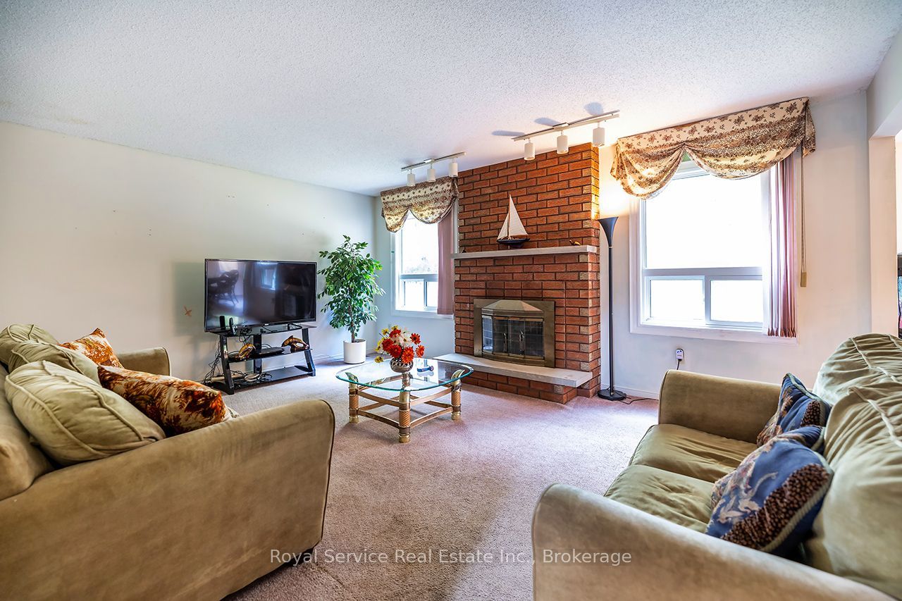 516 Palmtree Crescent Property Photo 19