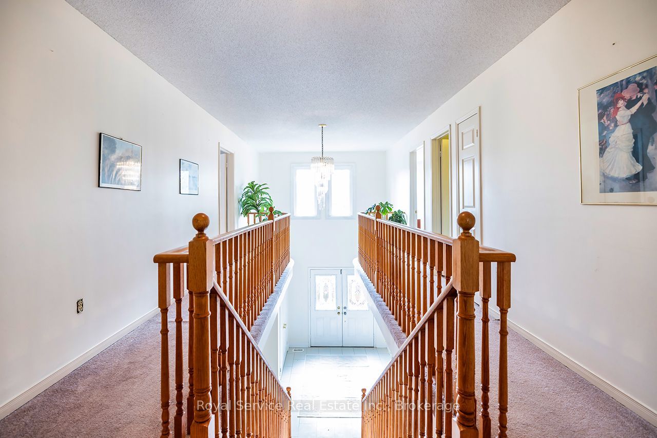 516 Palmtree Crescent Property Photo 25