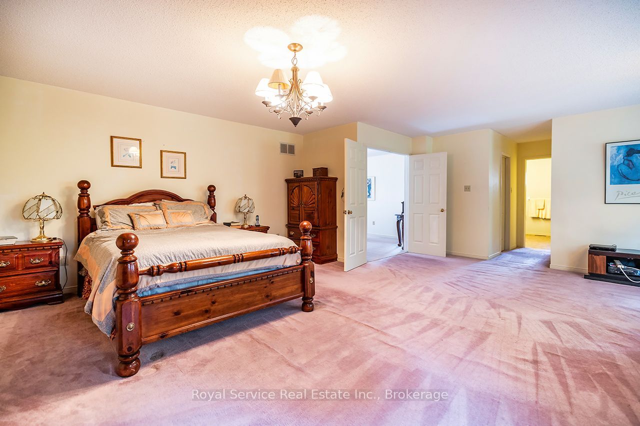 516 Palmtree Crescent Property Photo 29