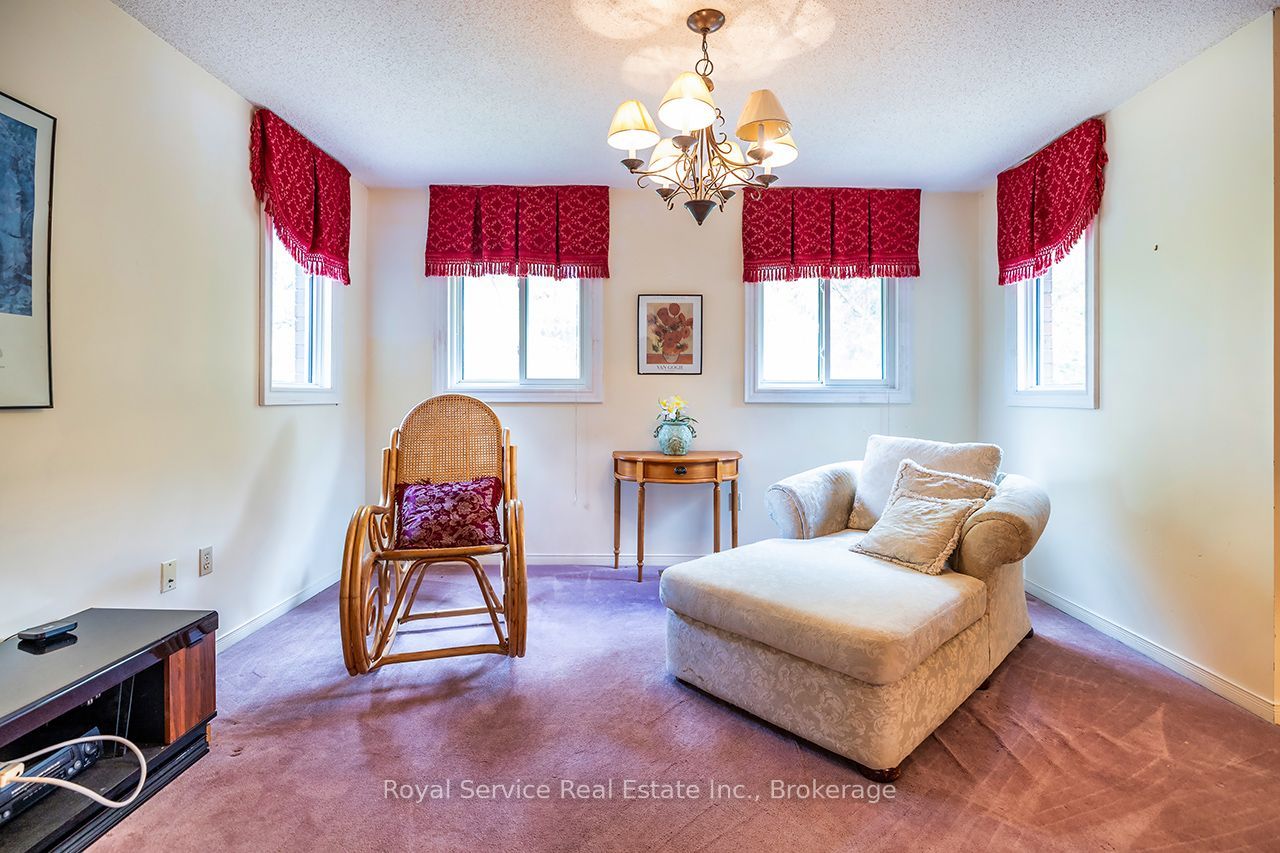516 Palmtree Crescent Property Photo 30