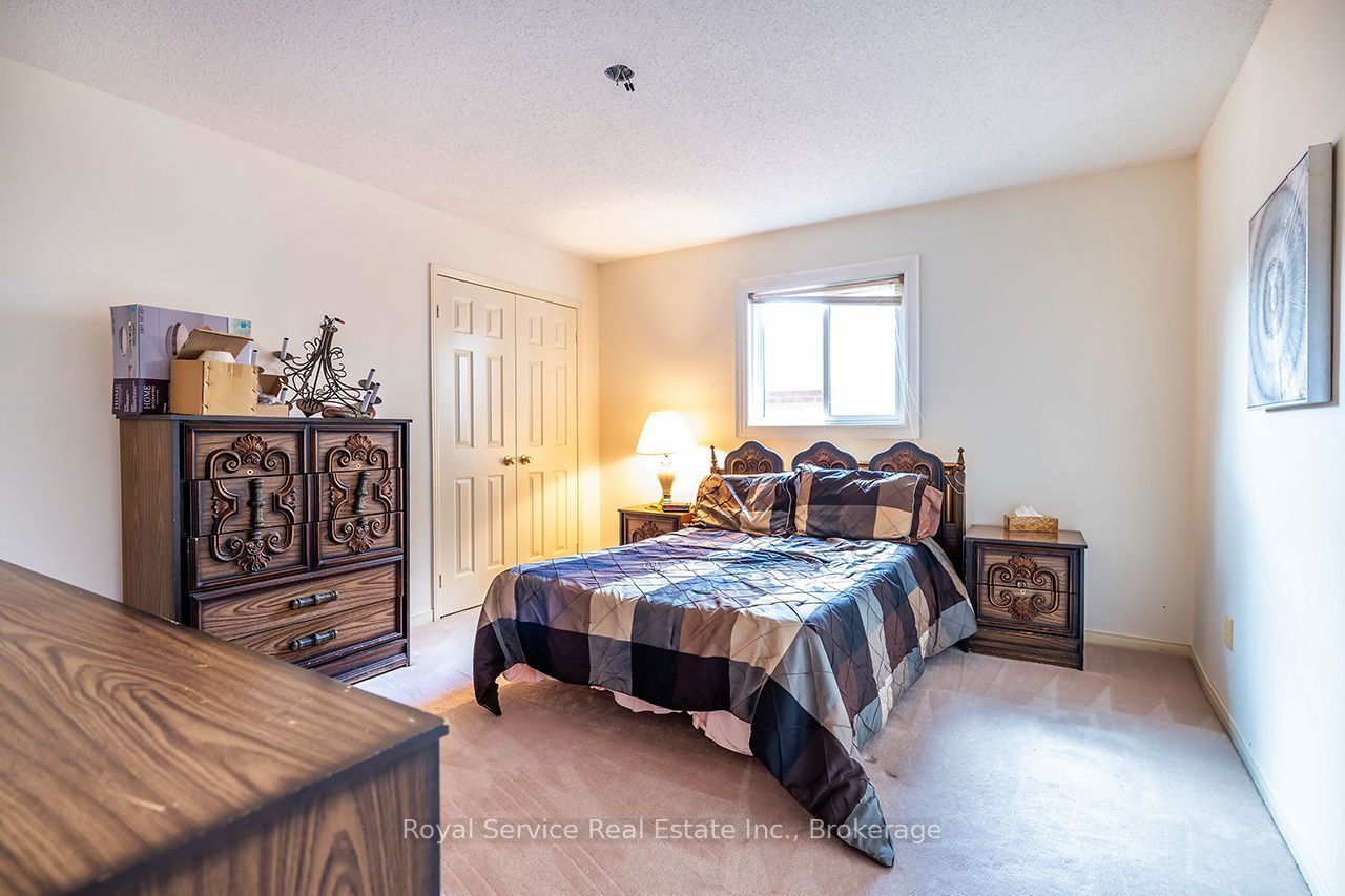 516 Palmtree Crescent Property Photo 35