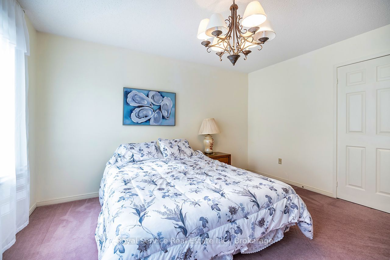 516 Palmtree Crescent Property Photo 37