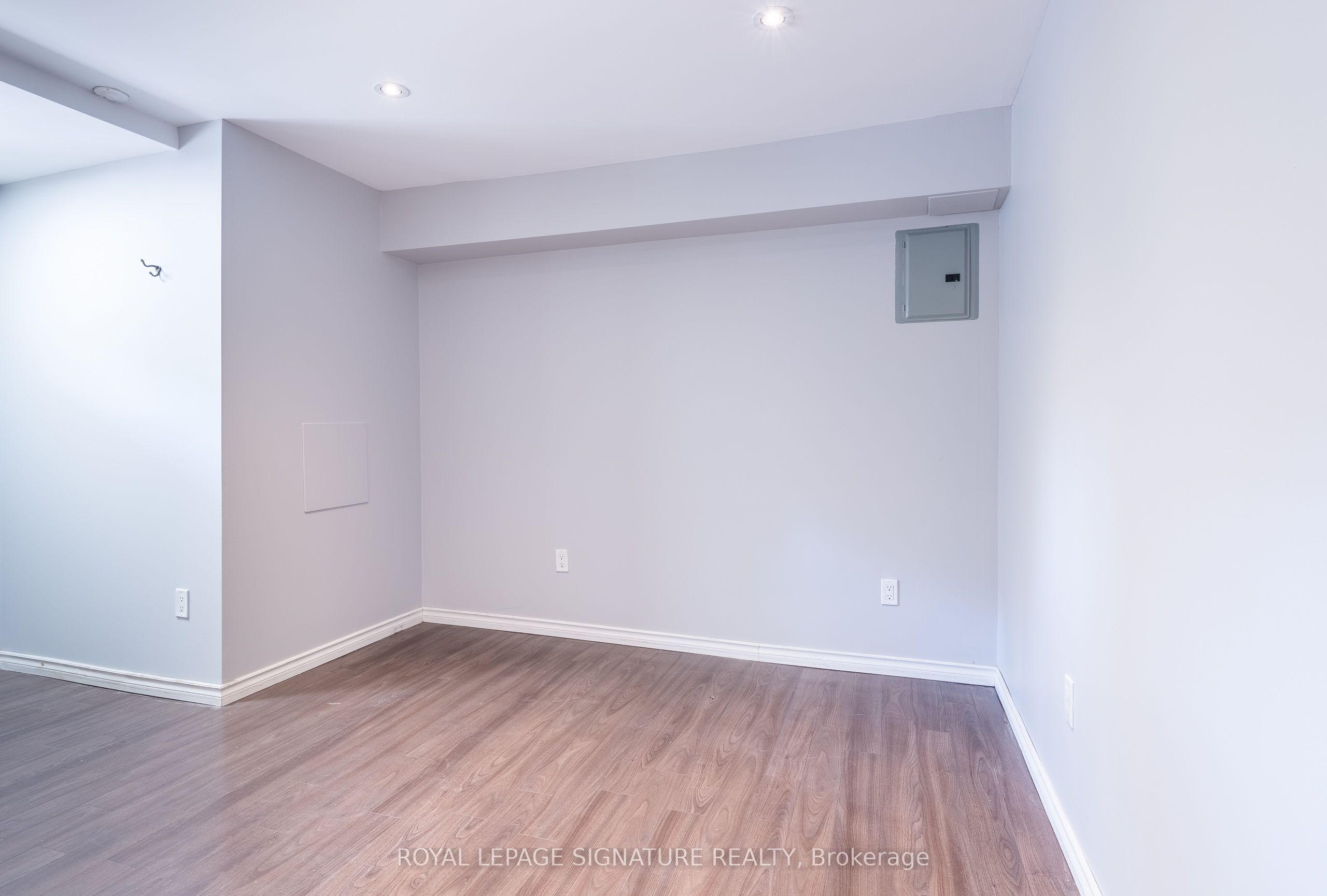 695 Woodbine Avenue Lower Property Photo 11