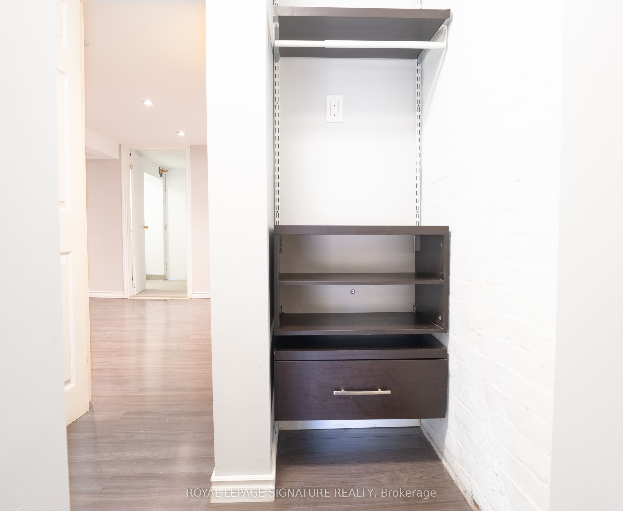 695 Woodbine Avenue Lower Property Photo 12