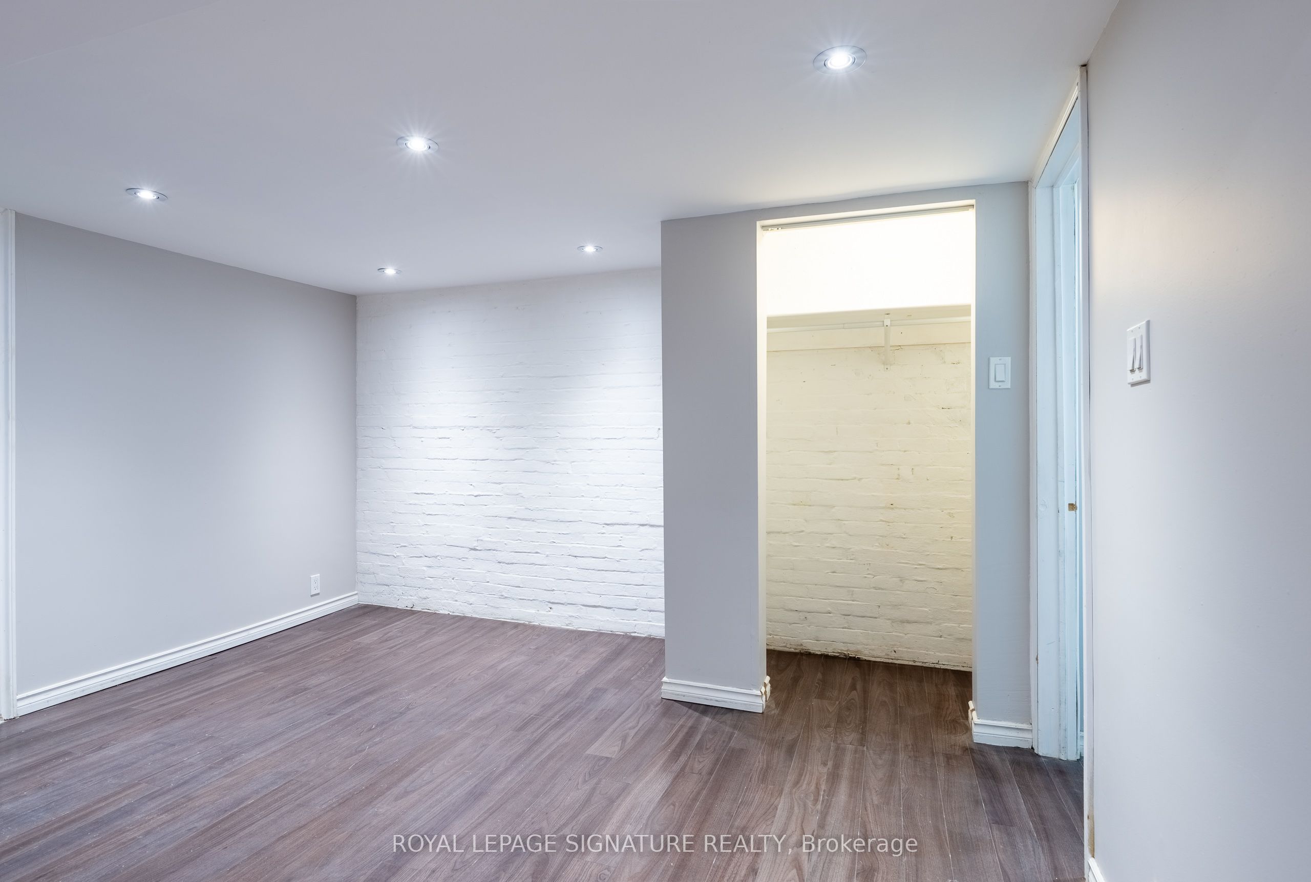 695 Woodbine Avenue Lower Property Photo 14