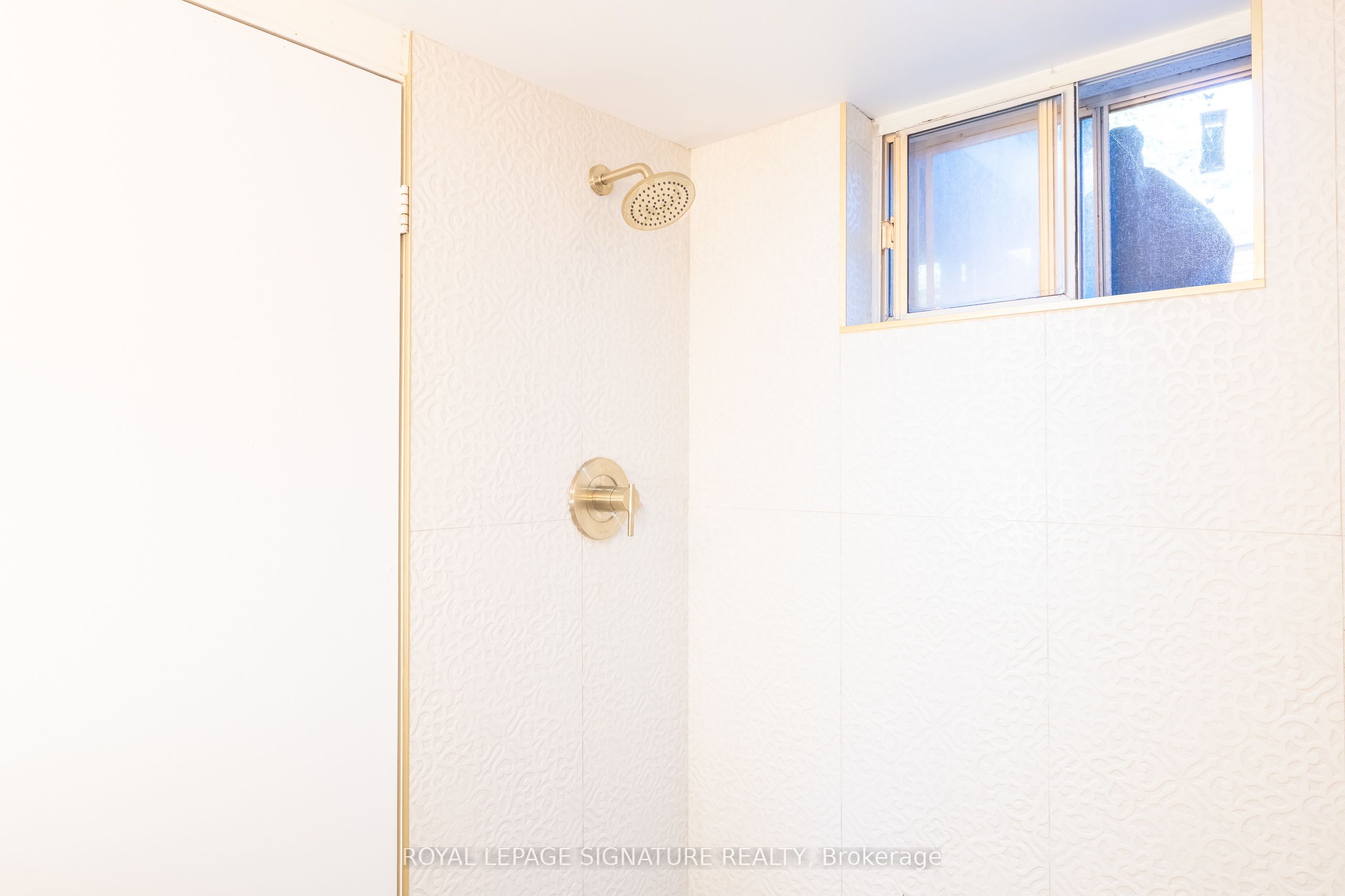 695 Woodbine Avenue Lower Property Photo 24
