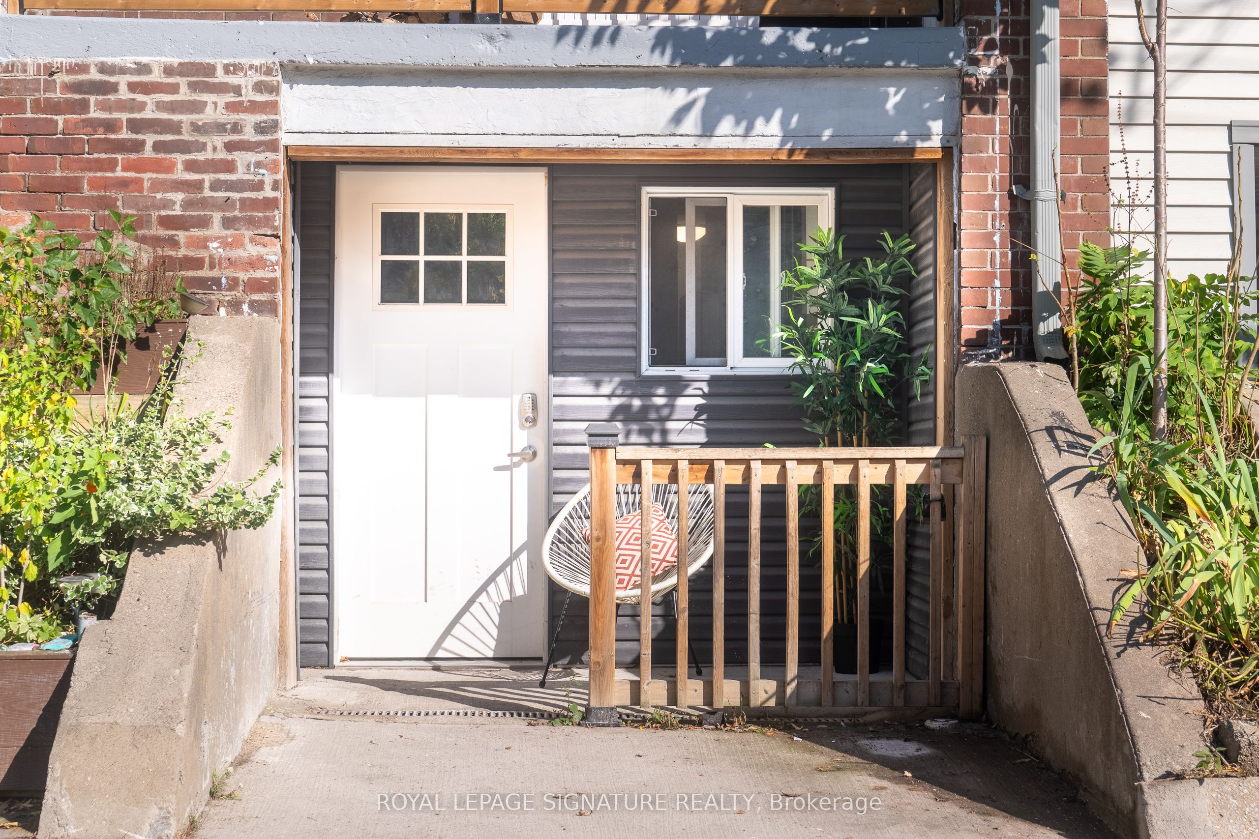 695 Woodbine Avenue Lower Property Photo 26