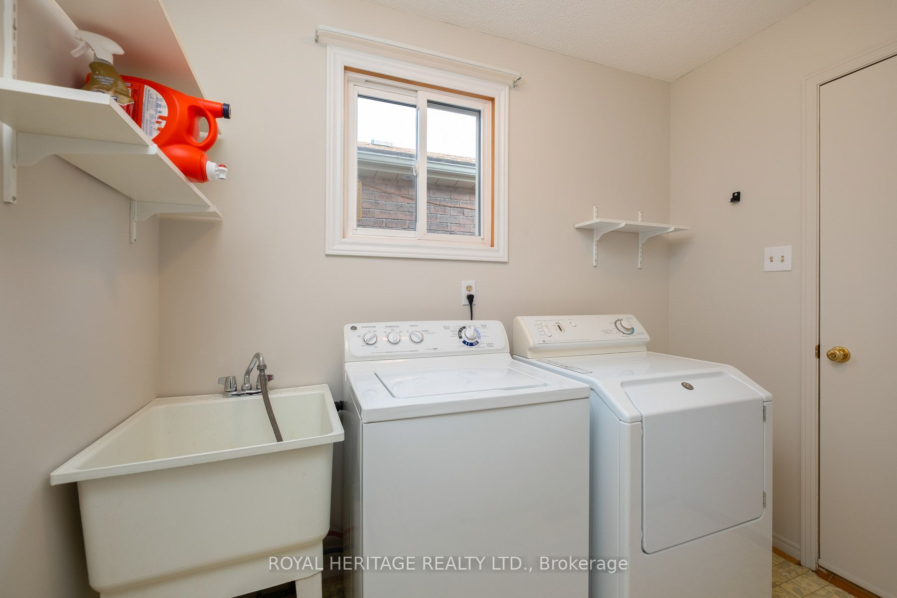 8 Dakin Drive Property Photo 23