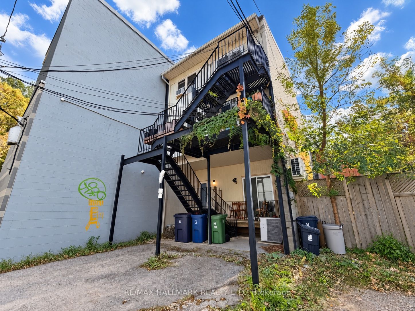1304 Queen Street E Property Photo 4