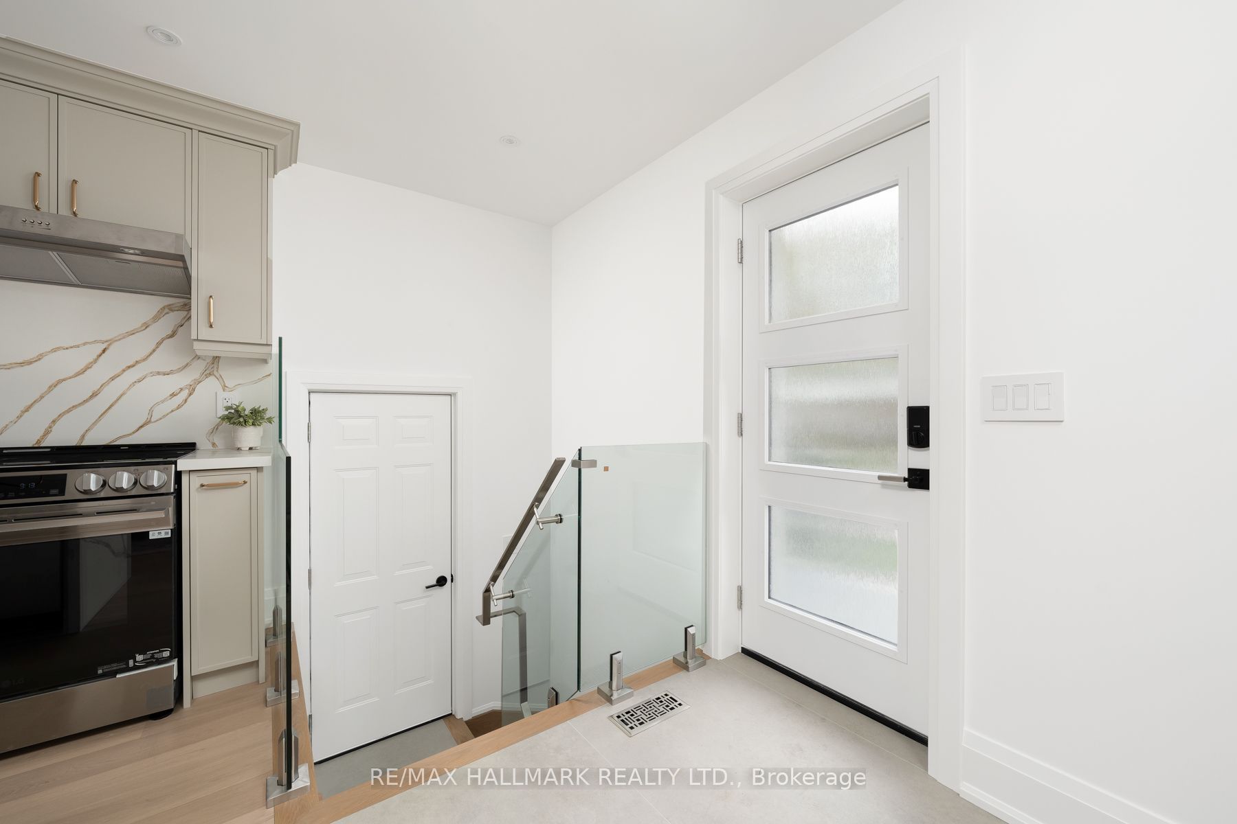 1075 Greenwood Avenue Property Photo 5