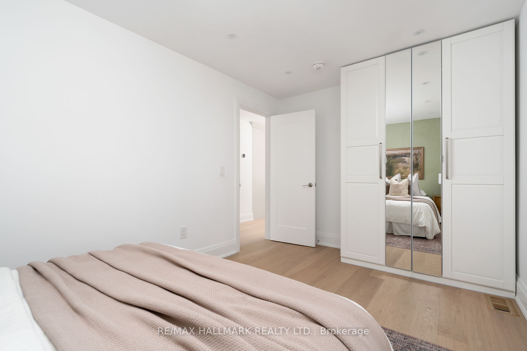 1075 Greenwood Avenue Property Photo 23