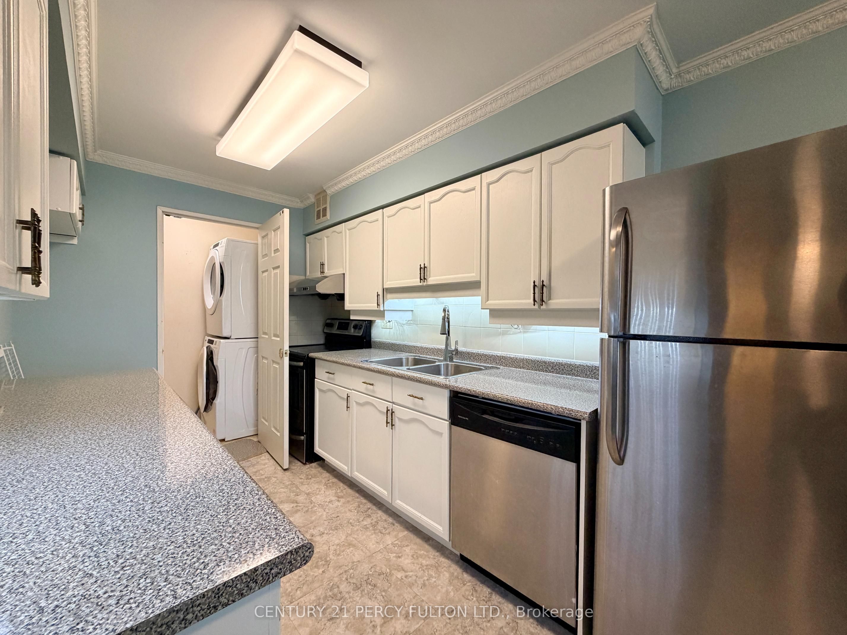 175 Bamburgh Circle Ph12 Property Photo 5