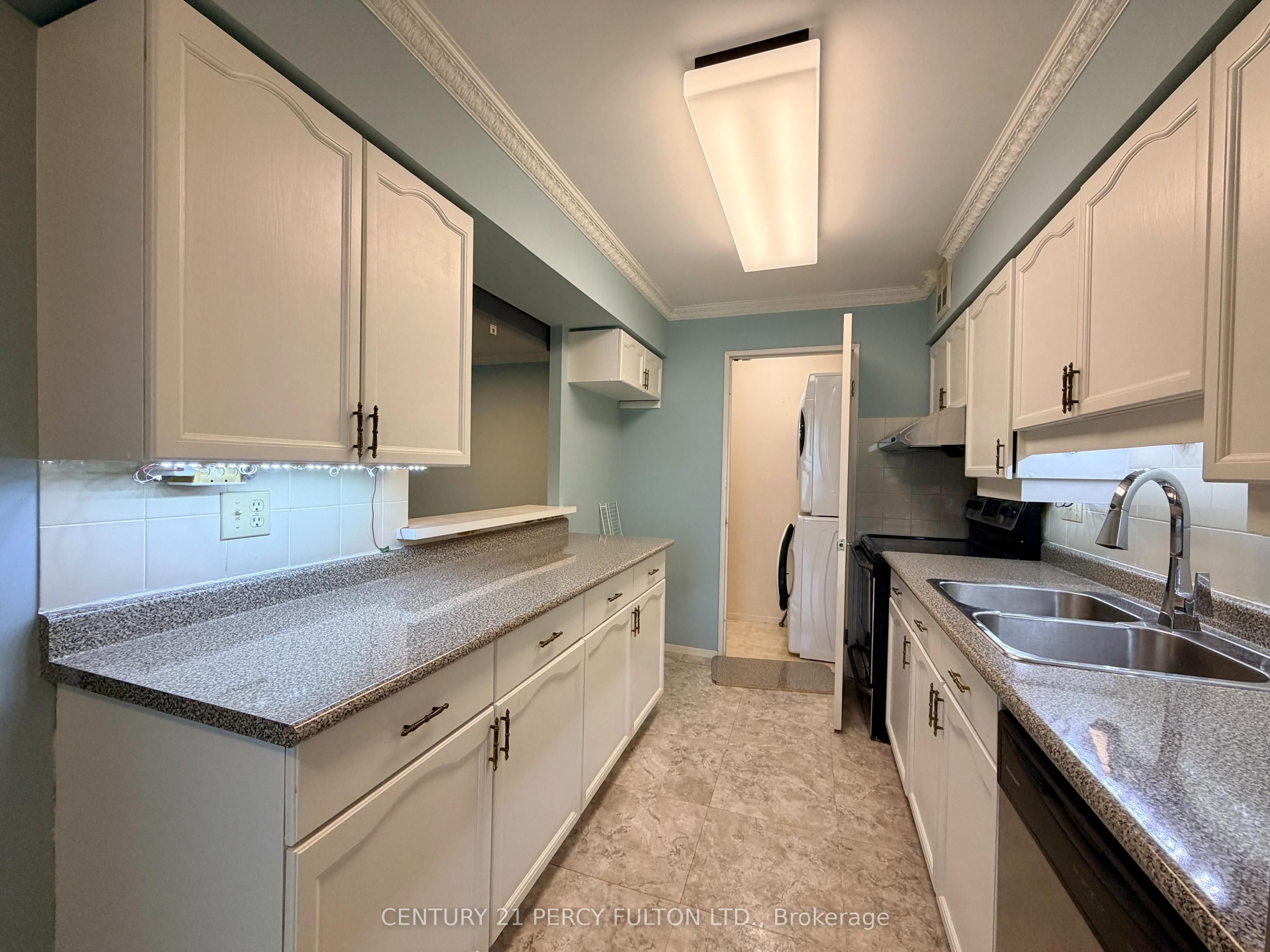 175 Bamburgh Circle Ph12 Property Photo 6