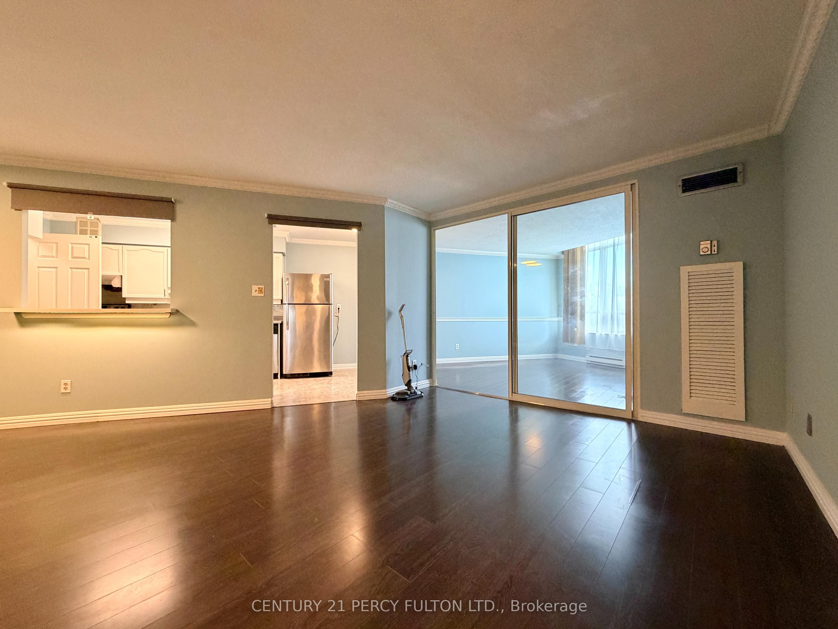 175 Bamburgh Circle Ph12 Property Photo 11