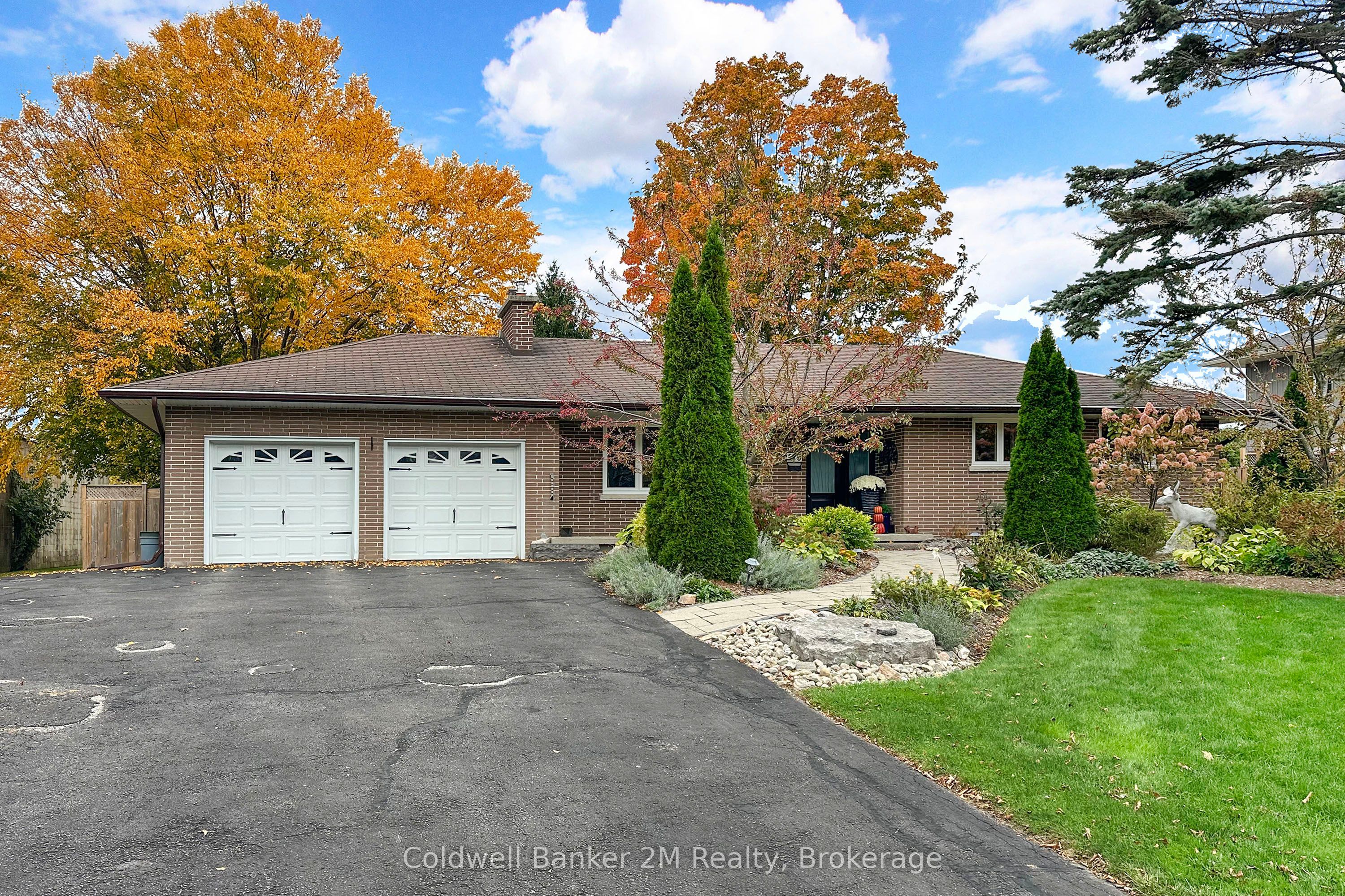 276 Park Road N Property Photo 2