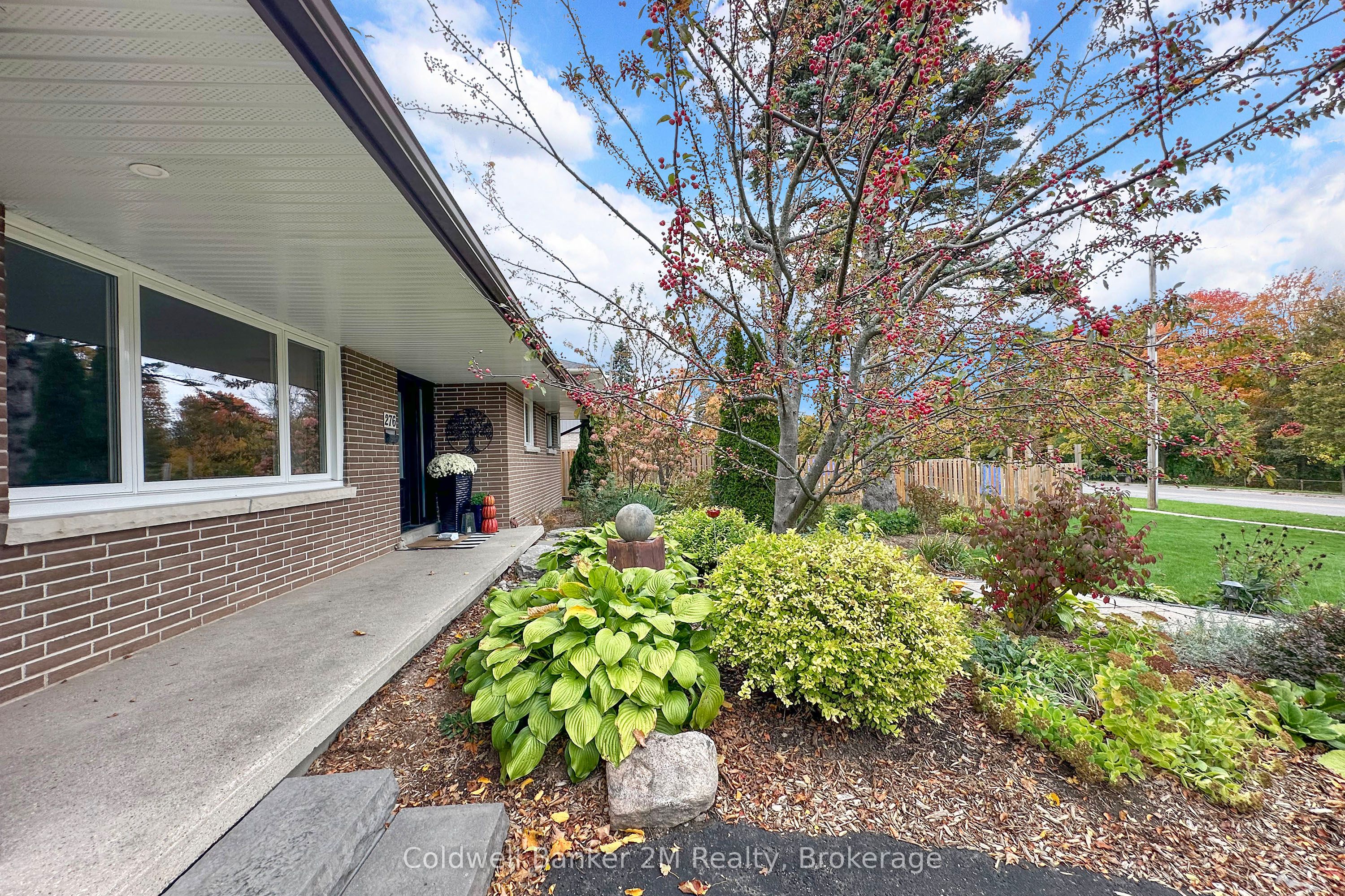 276 Park Road N Property Photo 3