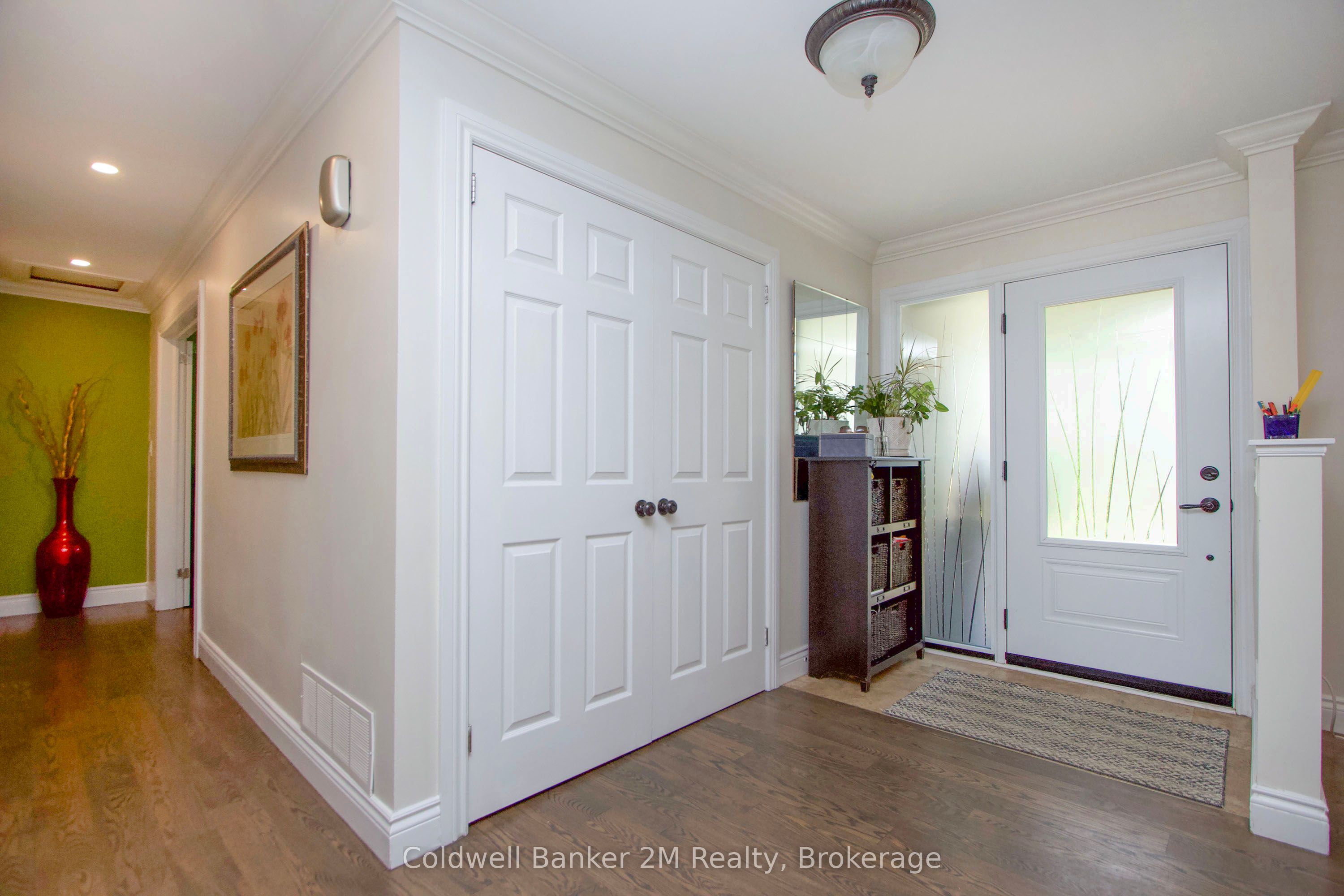 276 Park Road N Property Photo 6