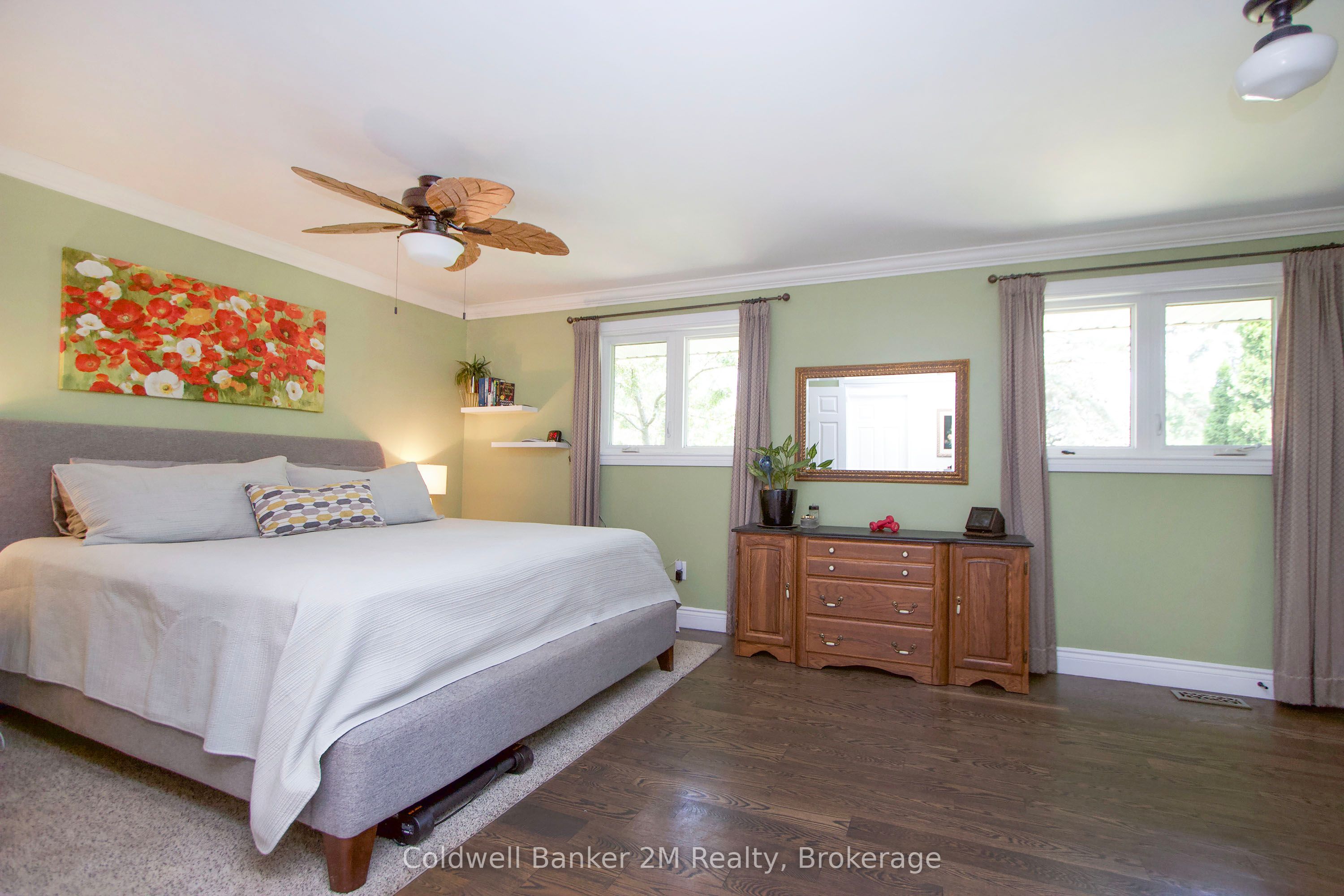 276 Park Road N Property Photo 16