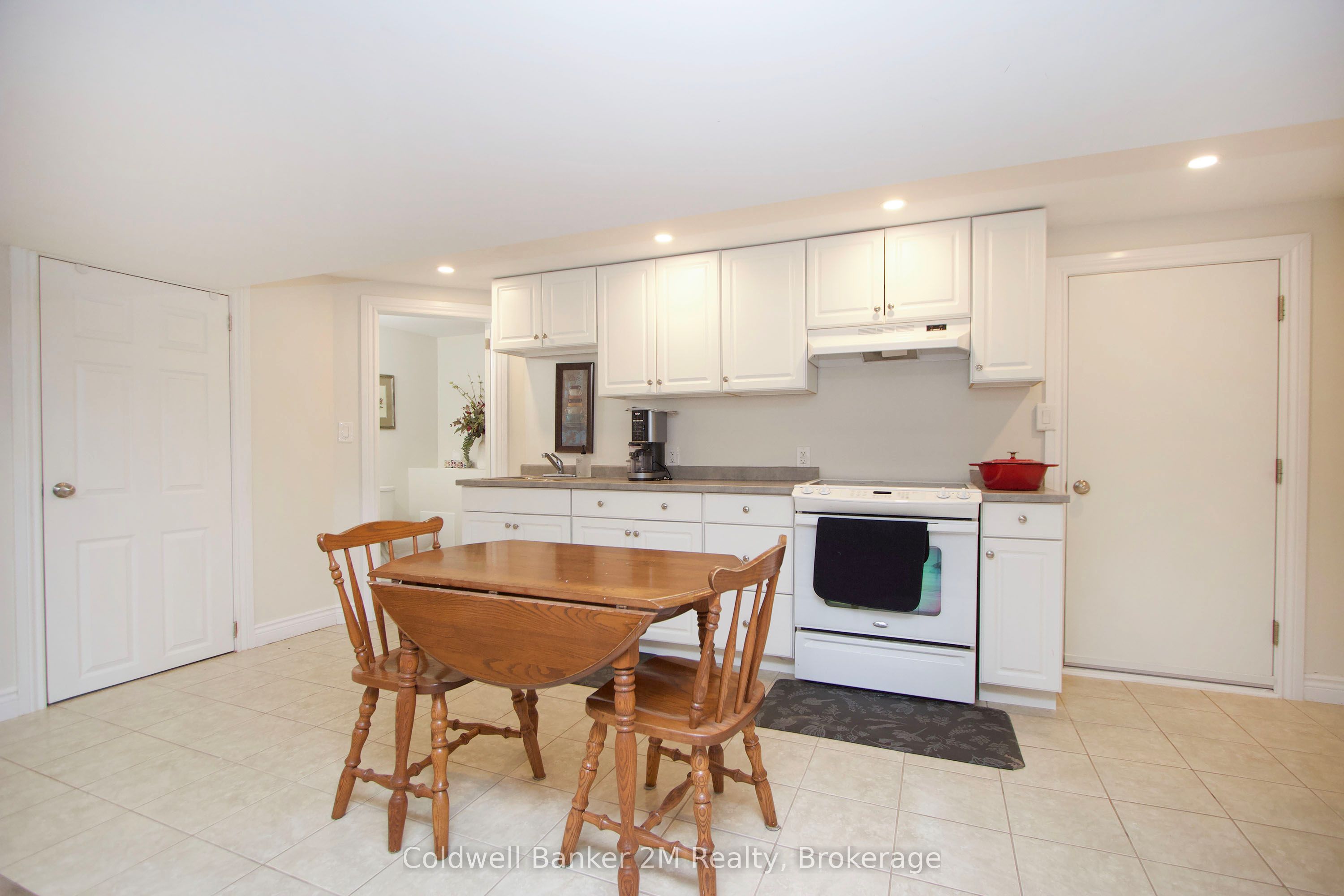 276 Park Road N Property Photo 23