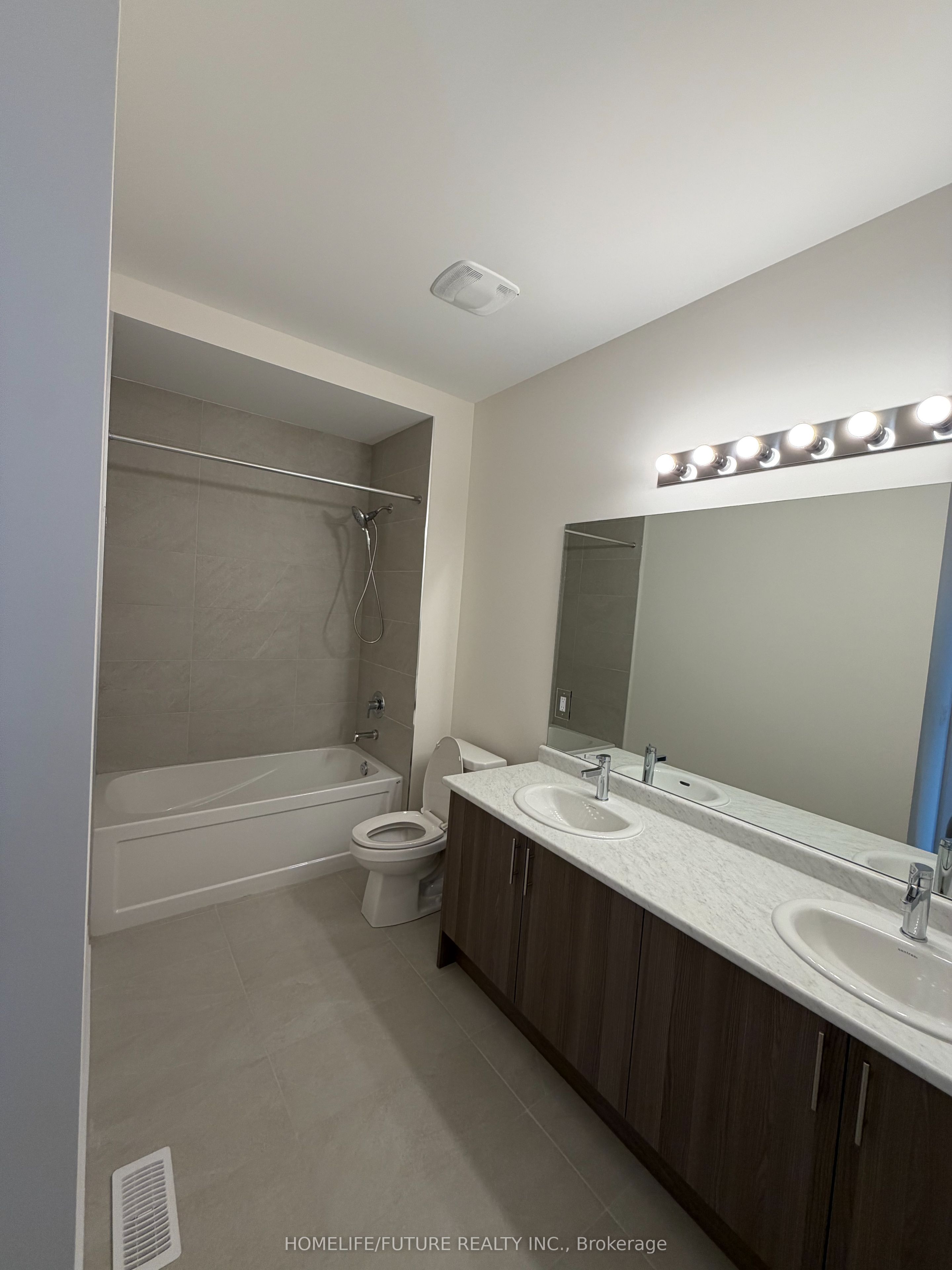 33 Ivy Run Crescent Property Photo 9