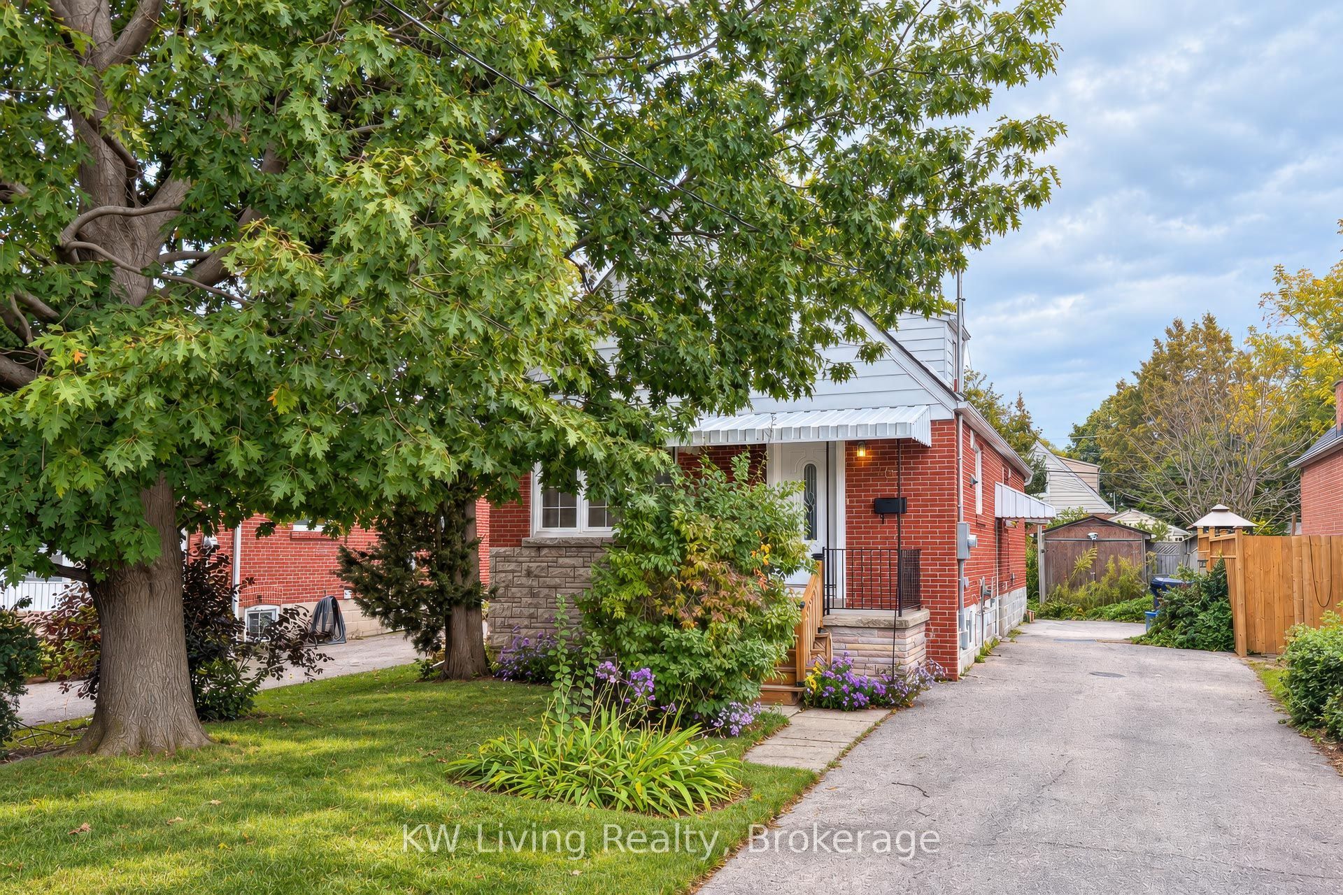 20 Gardens Crescent Bsmt Property Photo 1