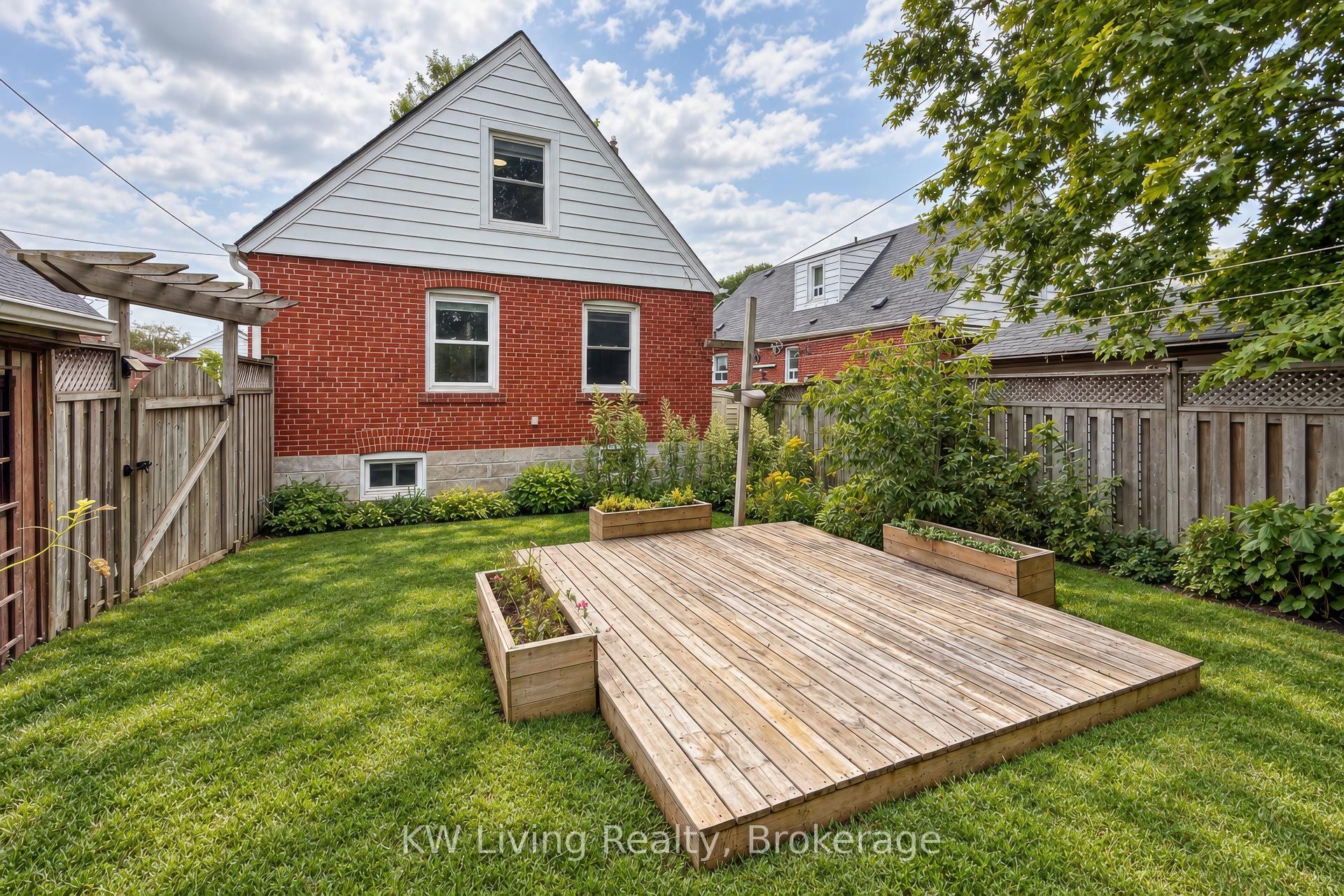 20 Gardens Crescent Bsmt Property Photo 16