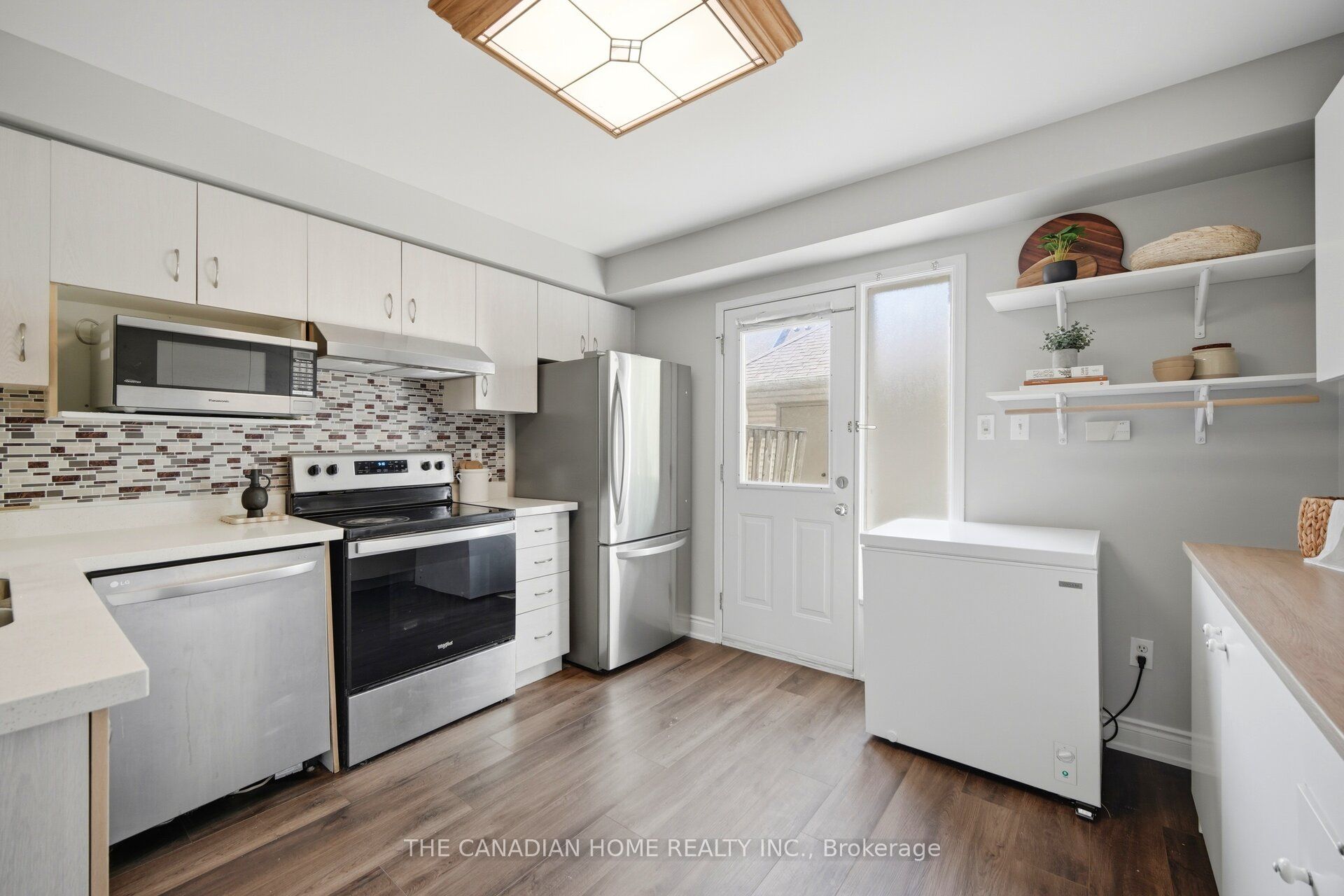 9482 Sheppard Avenue E Property Photo 10