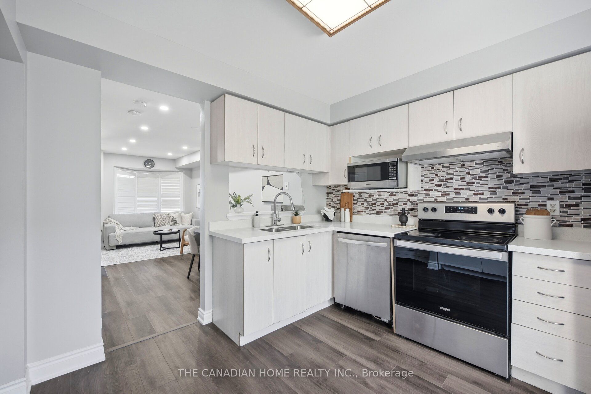 9482 Sheppard Avenue E Property Photo 14