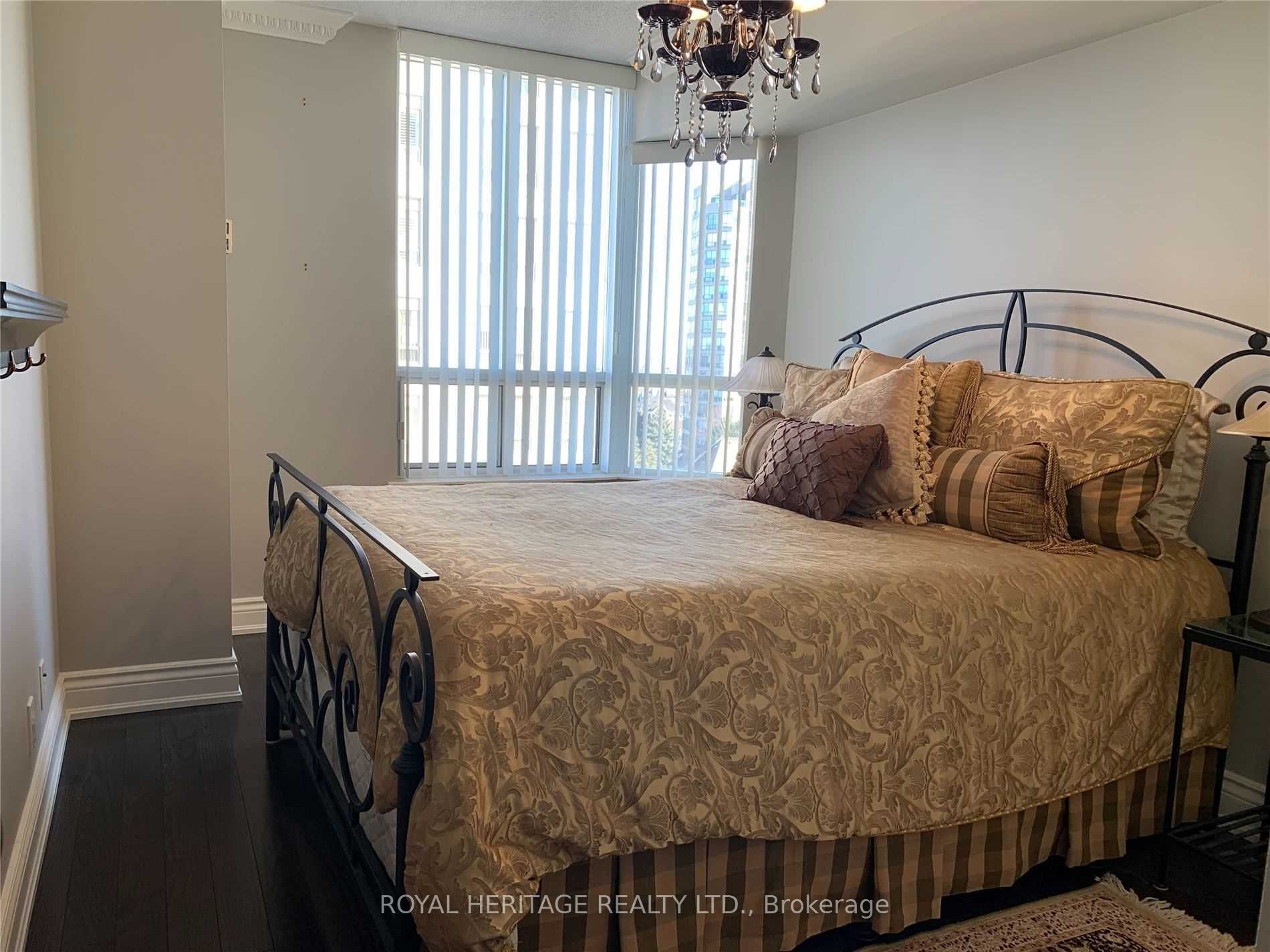 1000 The Esplanade N 805 Property Photo 22