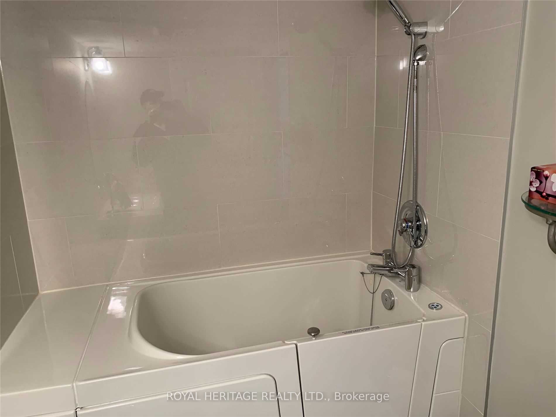1000 The Esplanade N 805 Property Photo 24