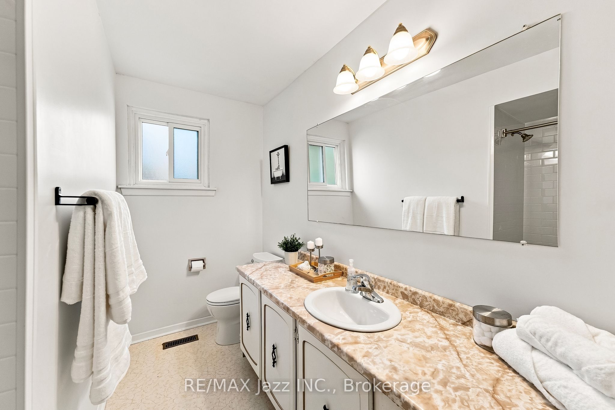 76 Chester Crescent Property Photo 27