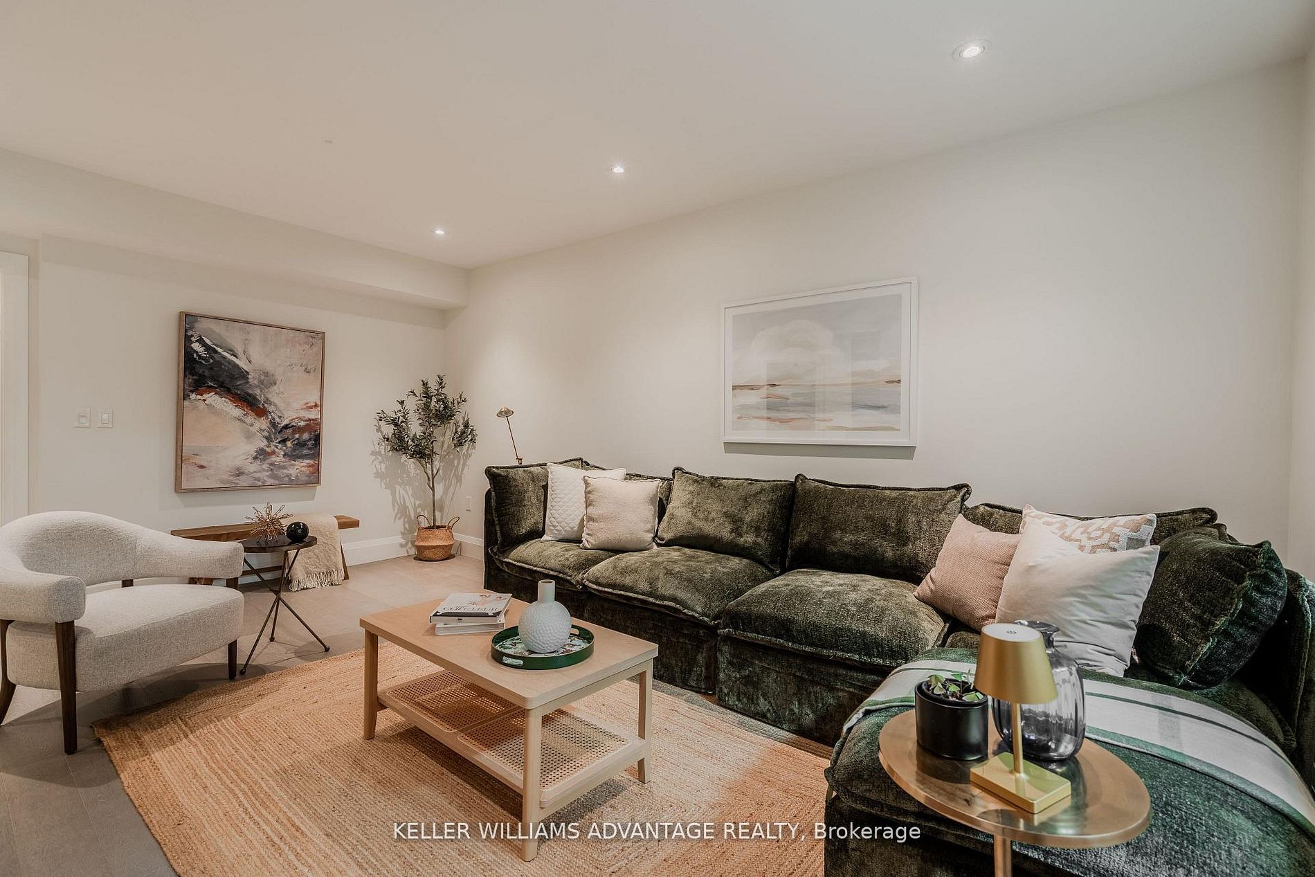 35 Duart Park Road Lower Property Photo 2