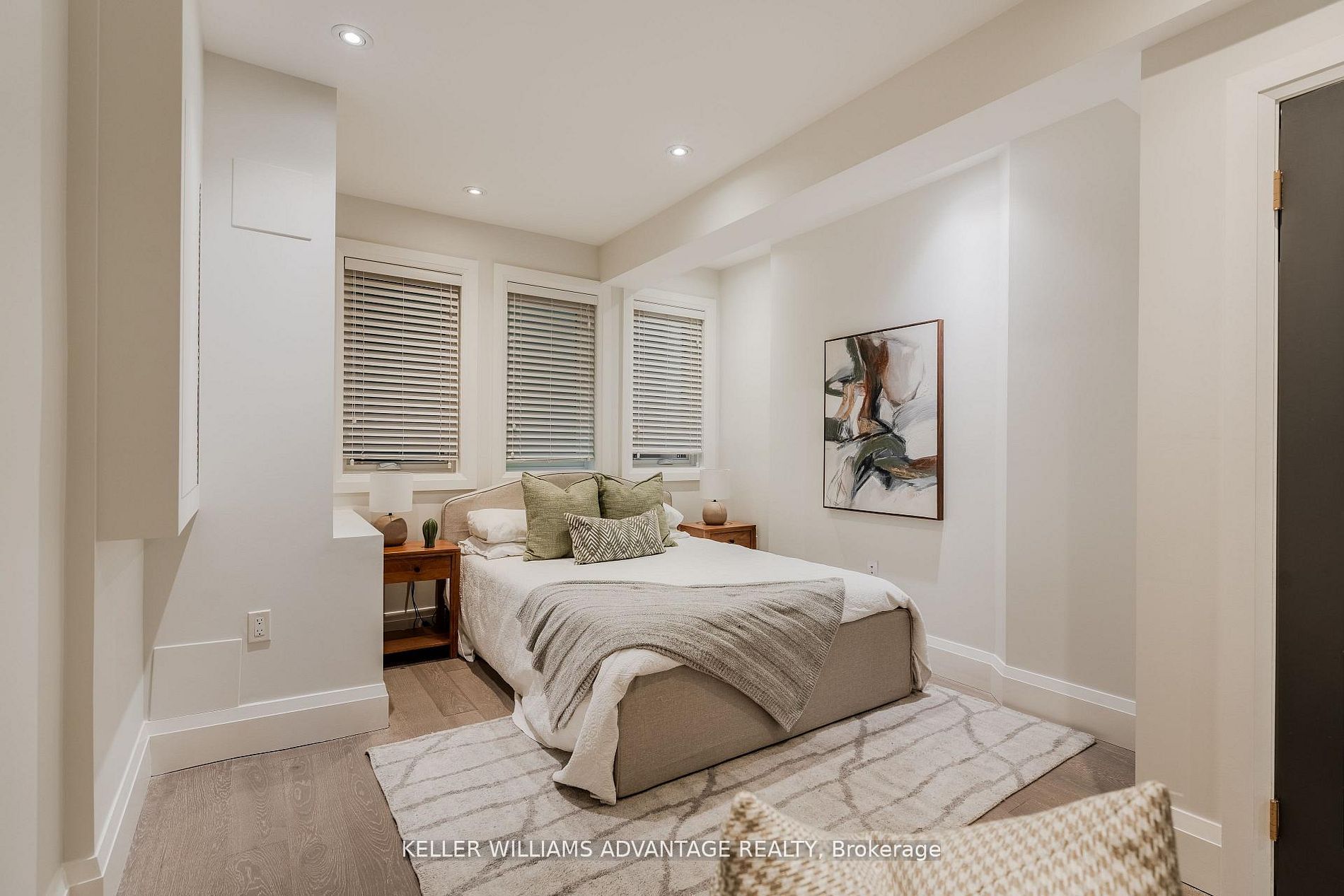 35 Duart Park Road Lower Property Photo 5