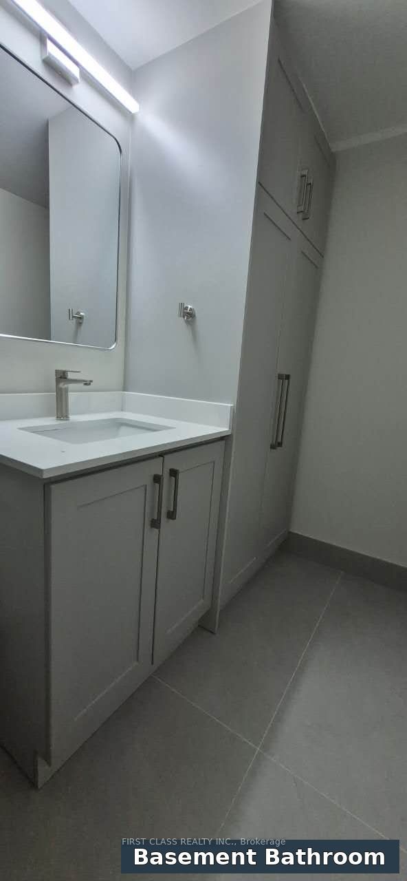 301 Rhodes Avenue Property Photo 4