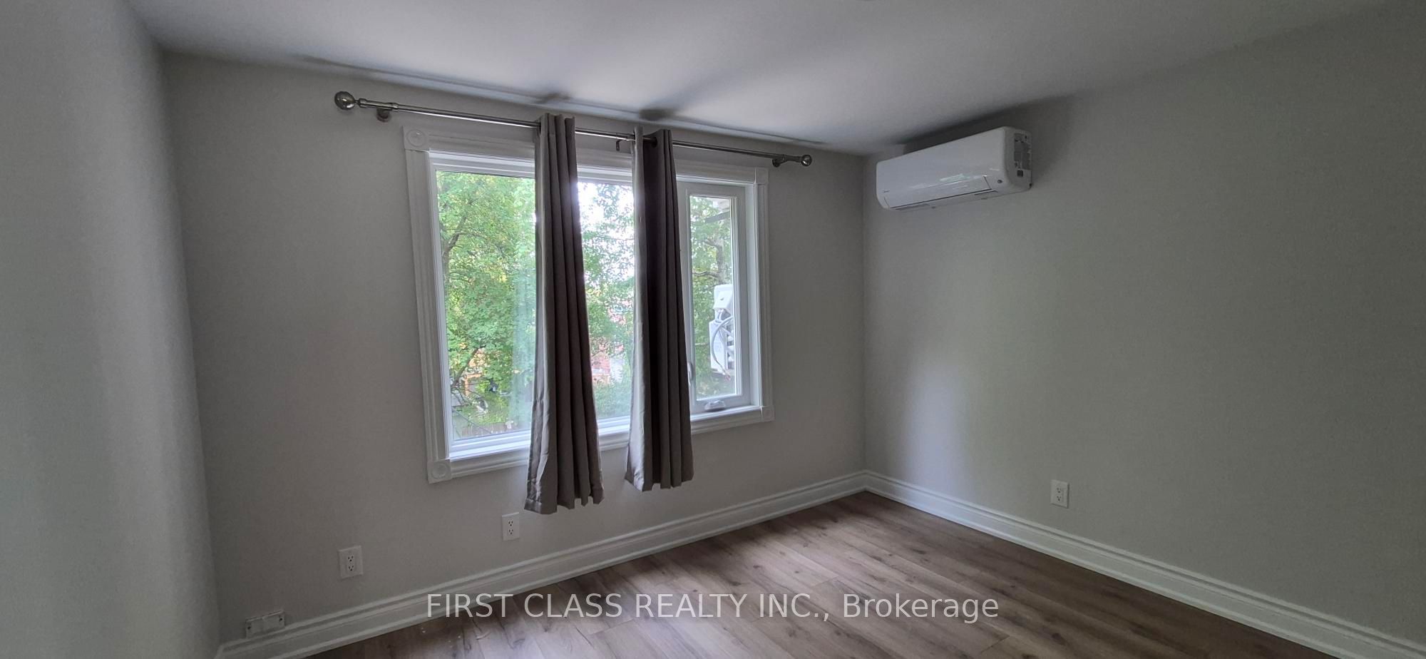 301 Rhodes Avenue Property Photo 11