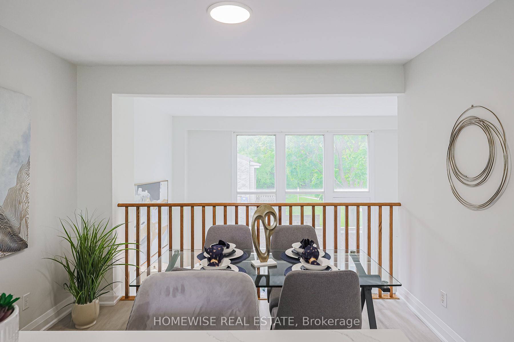 560 Waverly Street N 33 Property Photo 11