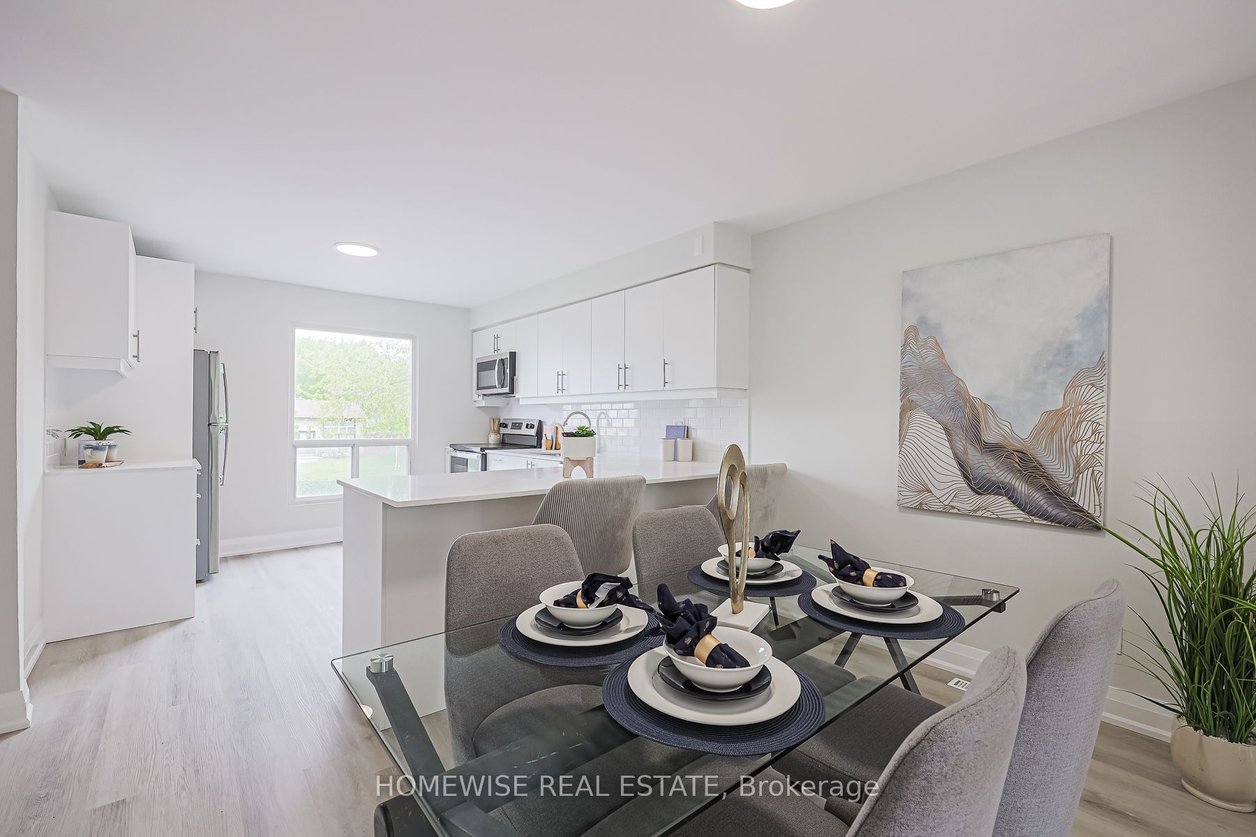 560 Waverly Street N 33 Property Photo 12