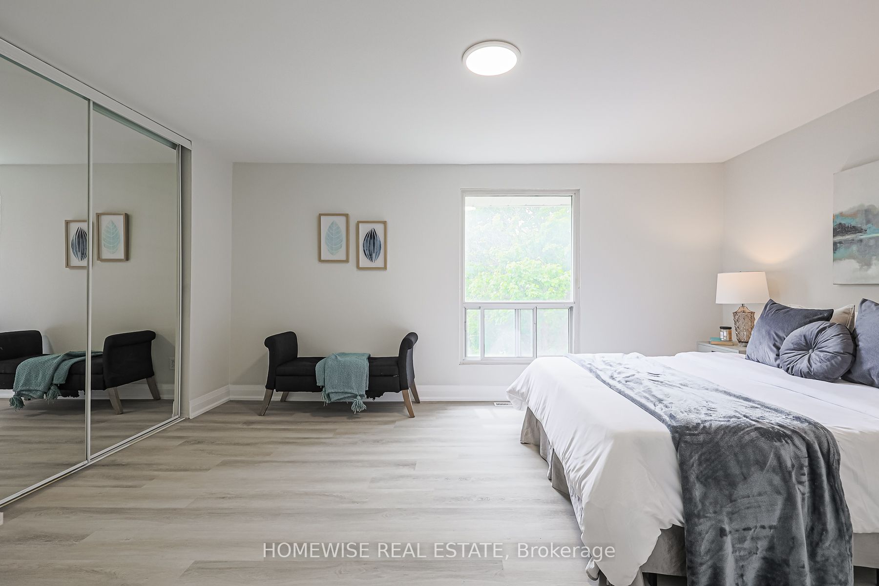 560 Waverly Street N 33 Property Photo 15
