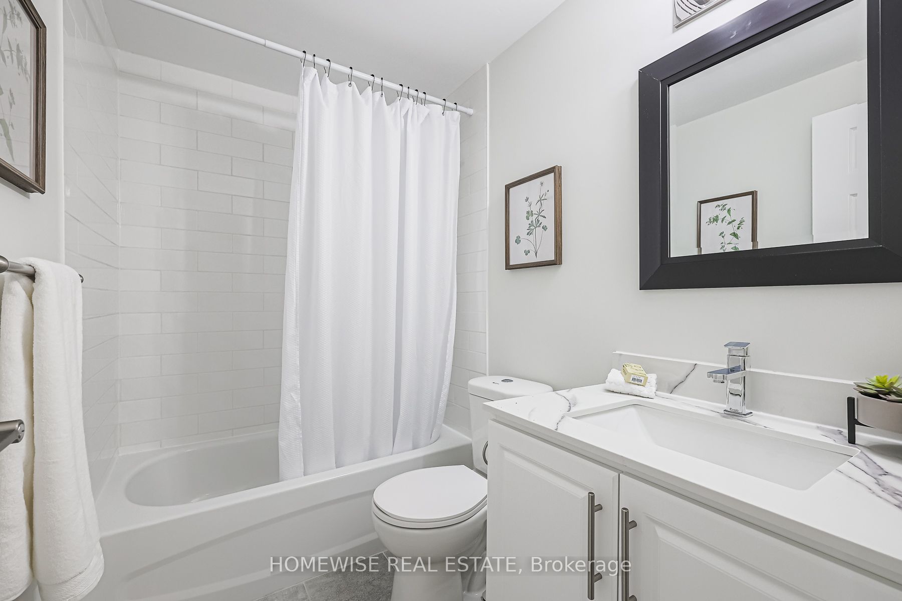 560 Waverly Street N 33 Property Photo 24