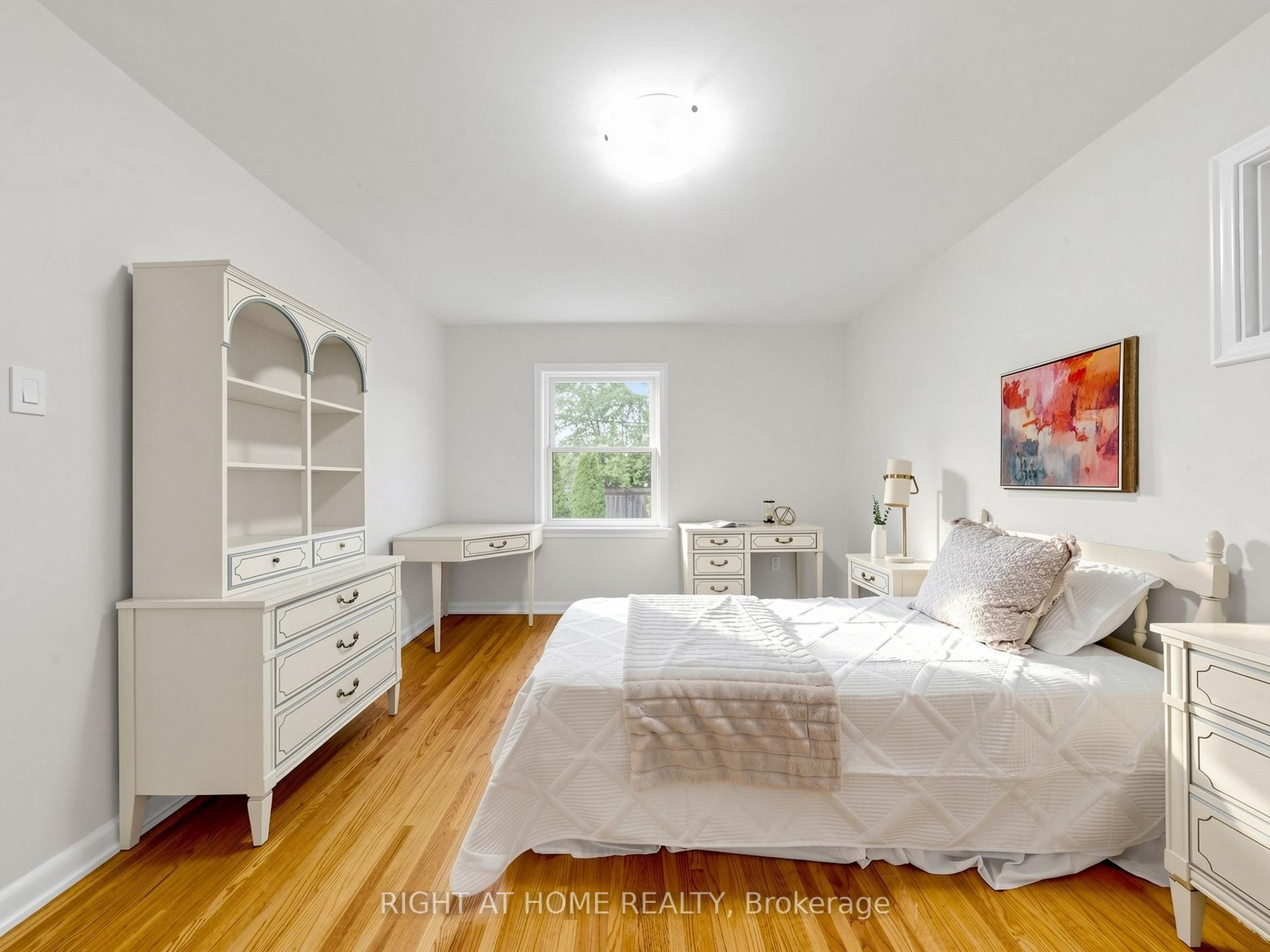 36 Joanna Drive E Property Photo 11