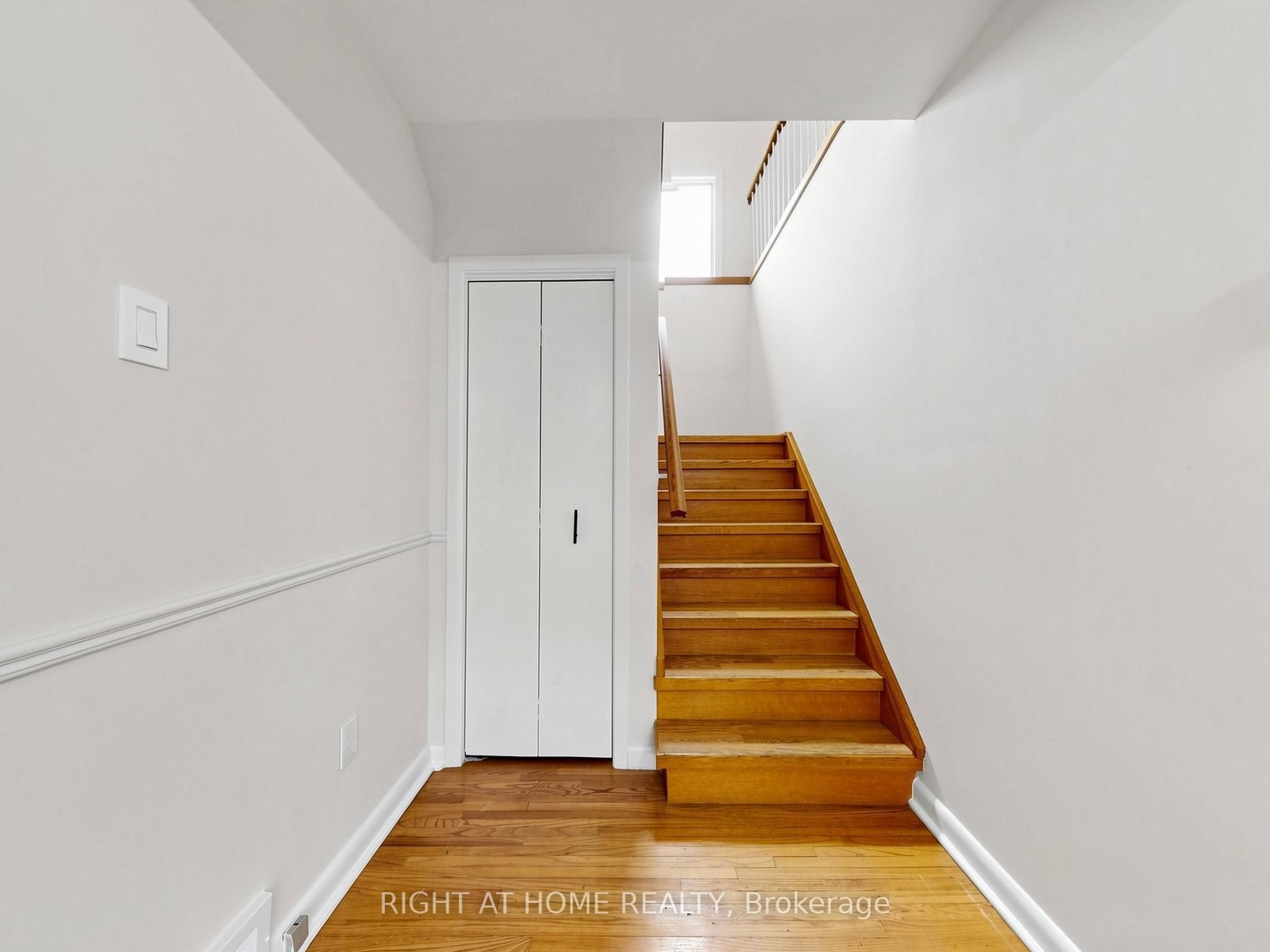 36 Joanna Drive E Property Photo 16