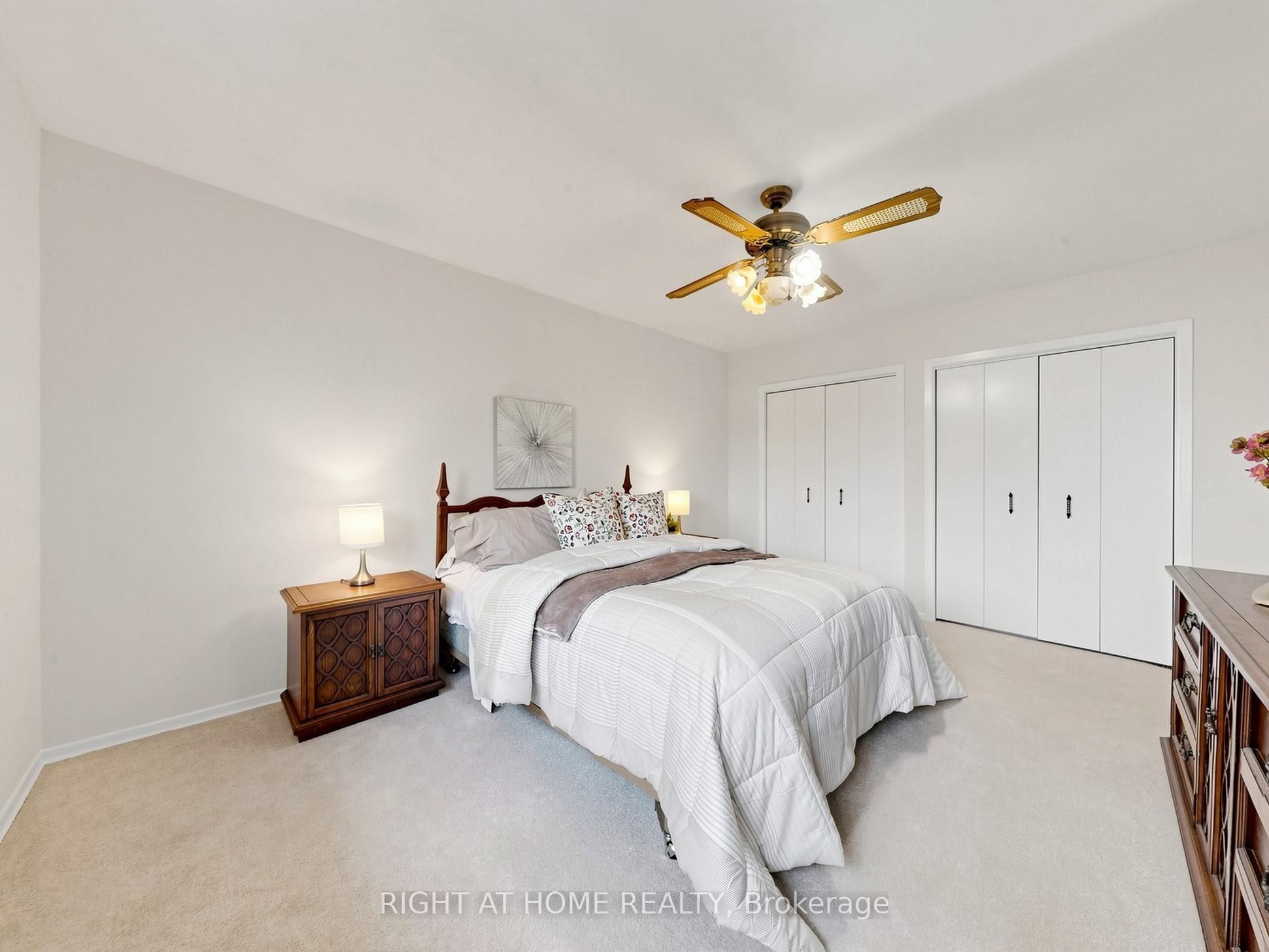 36 Joanna Drive E Property Photo 18