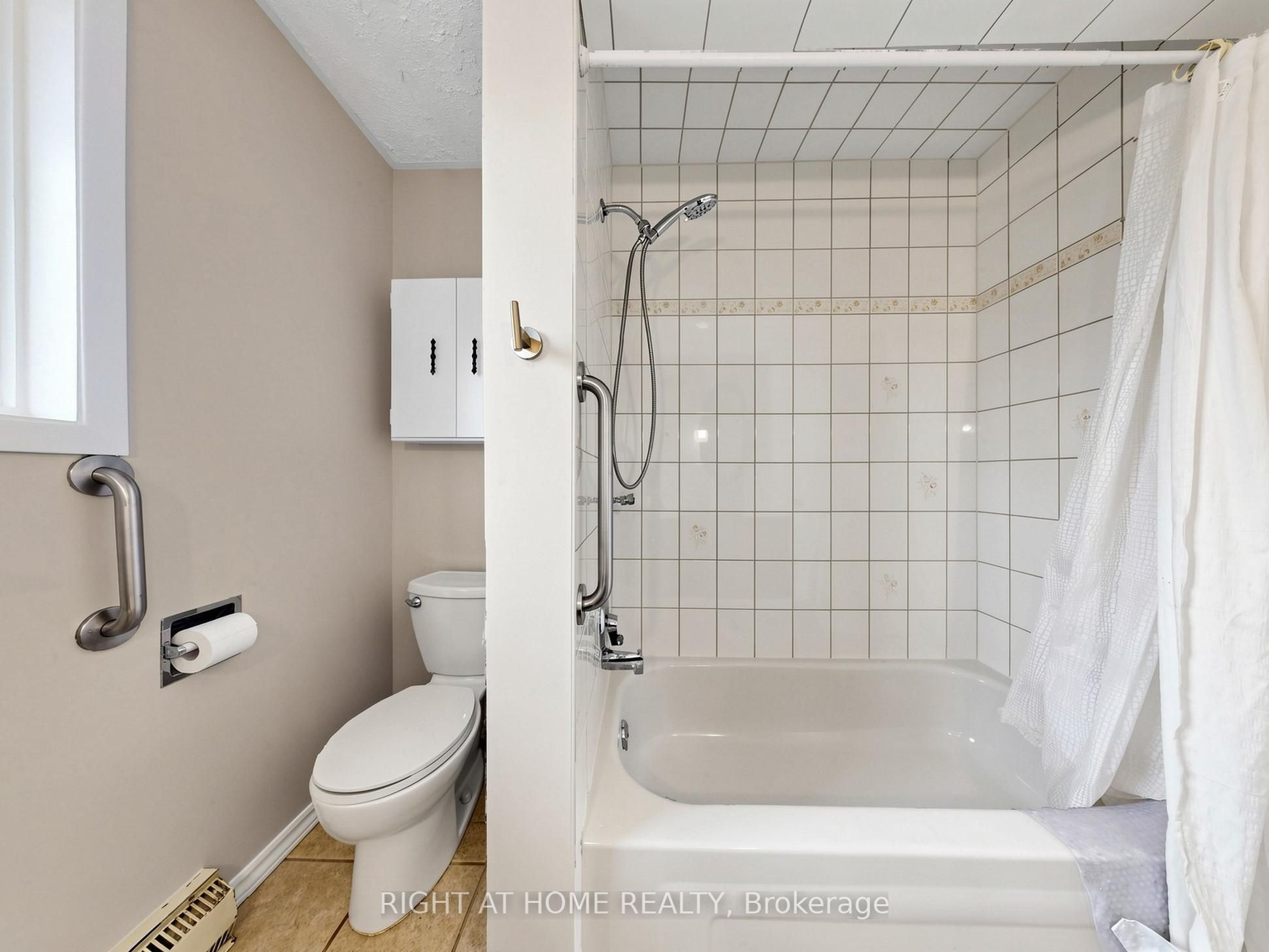 36 Joanna Drive E Property Photo 22
