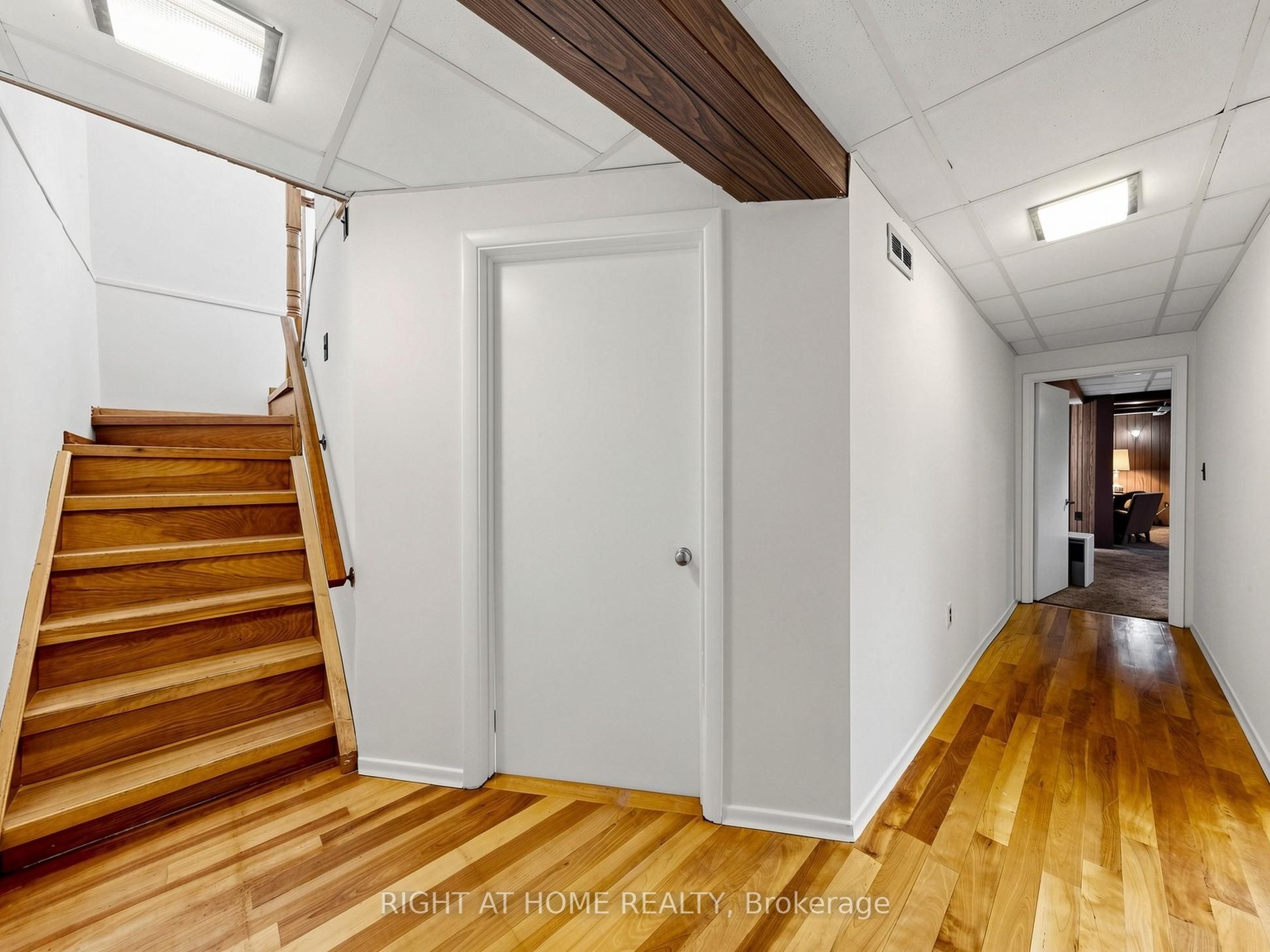 36 Joanna Drive E Property Photo 23
