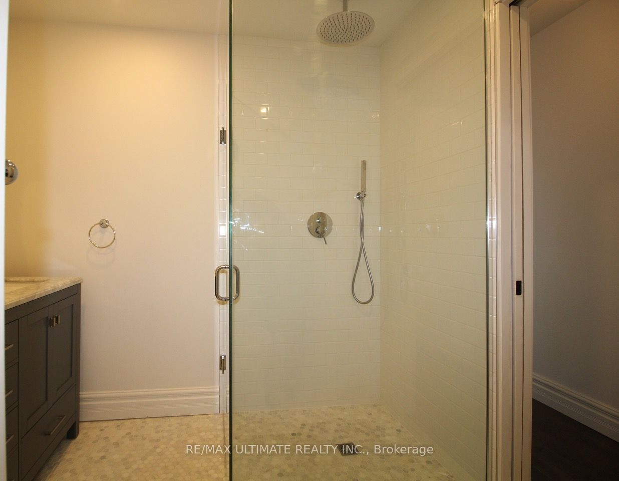 122 Boultbee Avenue Main Property Photo 10