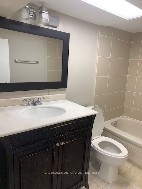 988 Cosburn Avenue Bsmt Property Photo 10