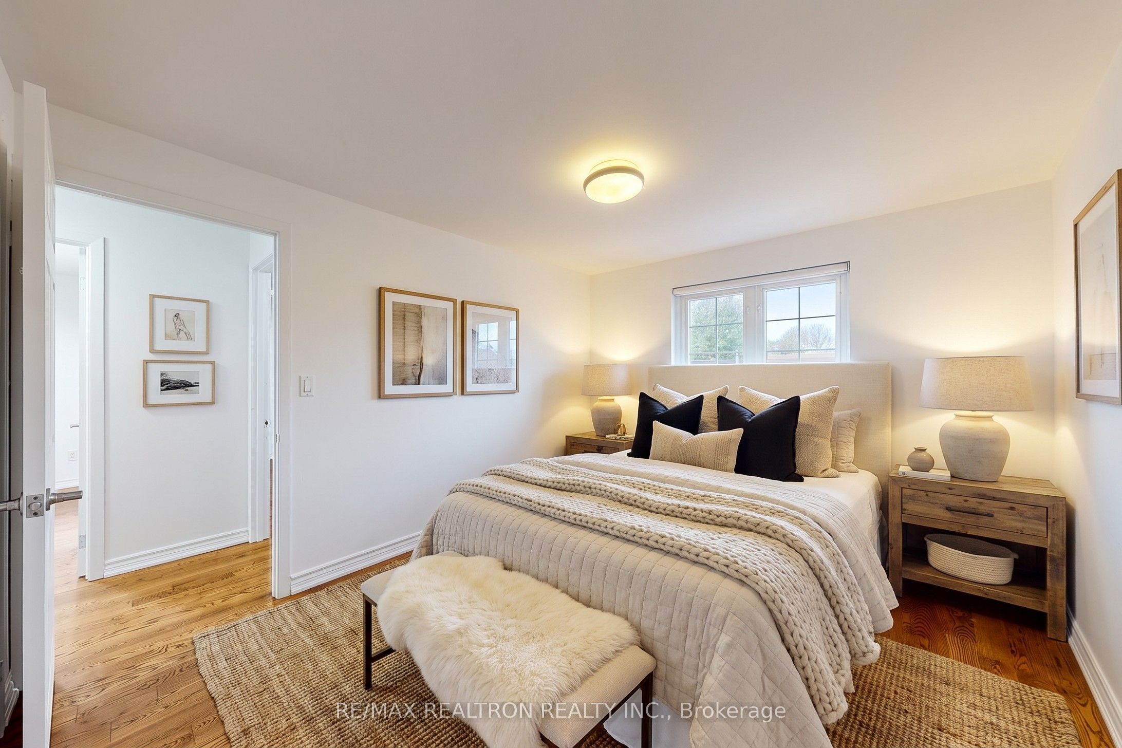 98 Thorncliffe Street Property Photo 6