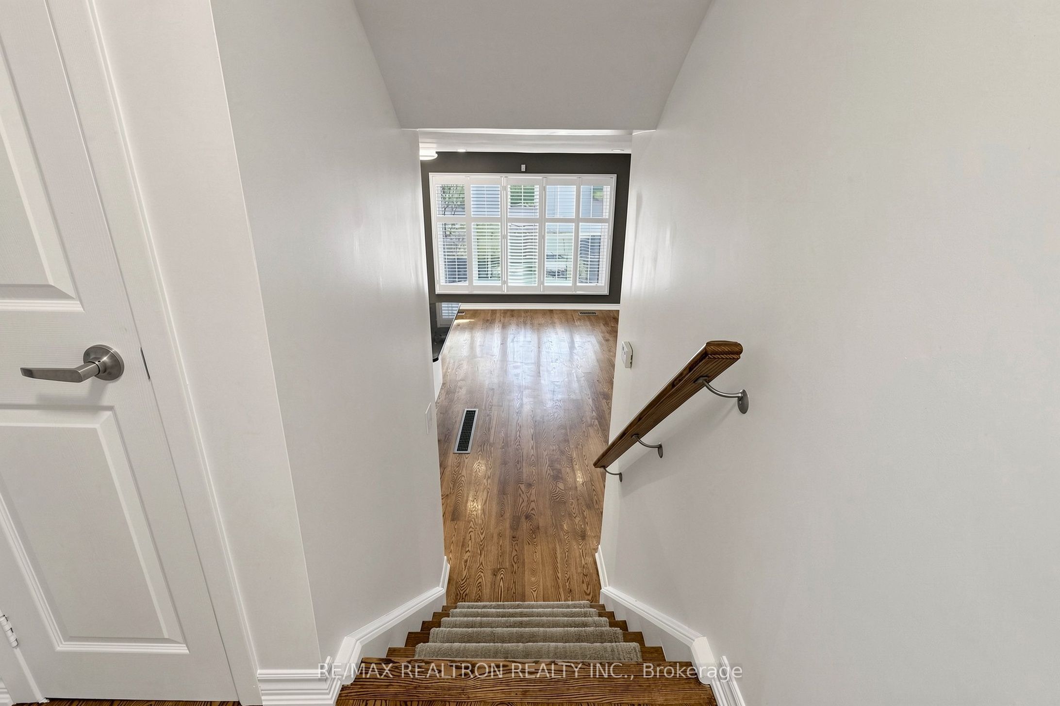 98 Thorncliffe Street Property Photo 12